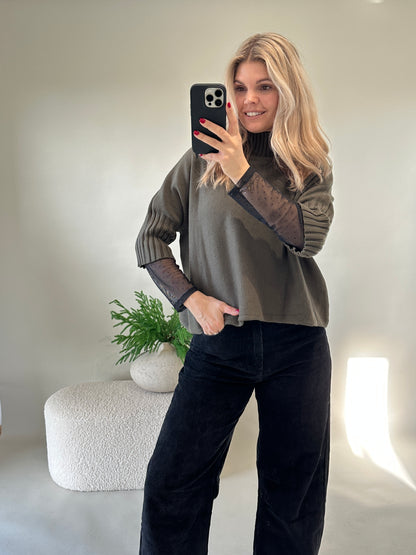 Pullover in Olivgrün (Kurzarm)