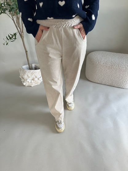 Hose in Wollweiß ( Cord ) weites Bein mit Naht