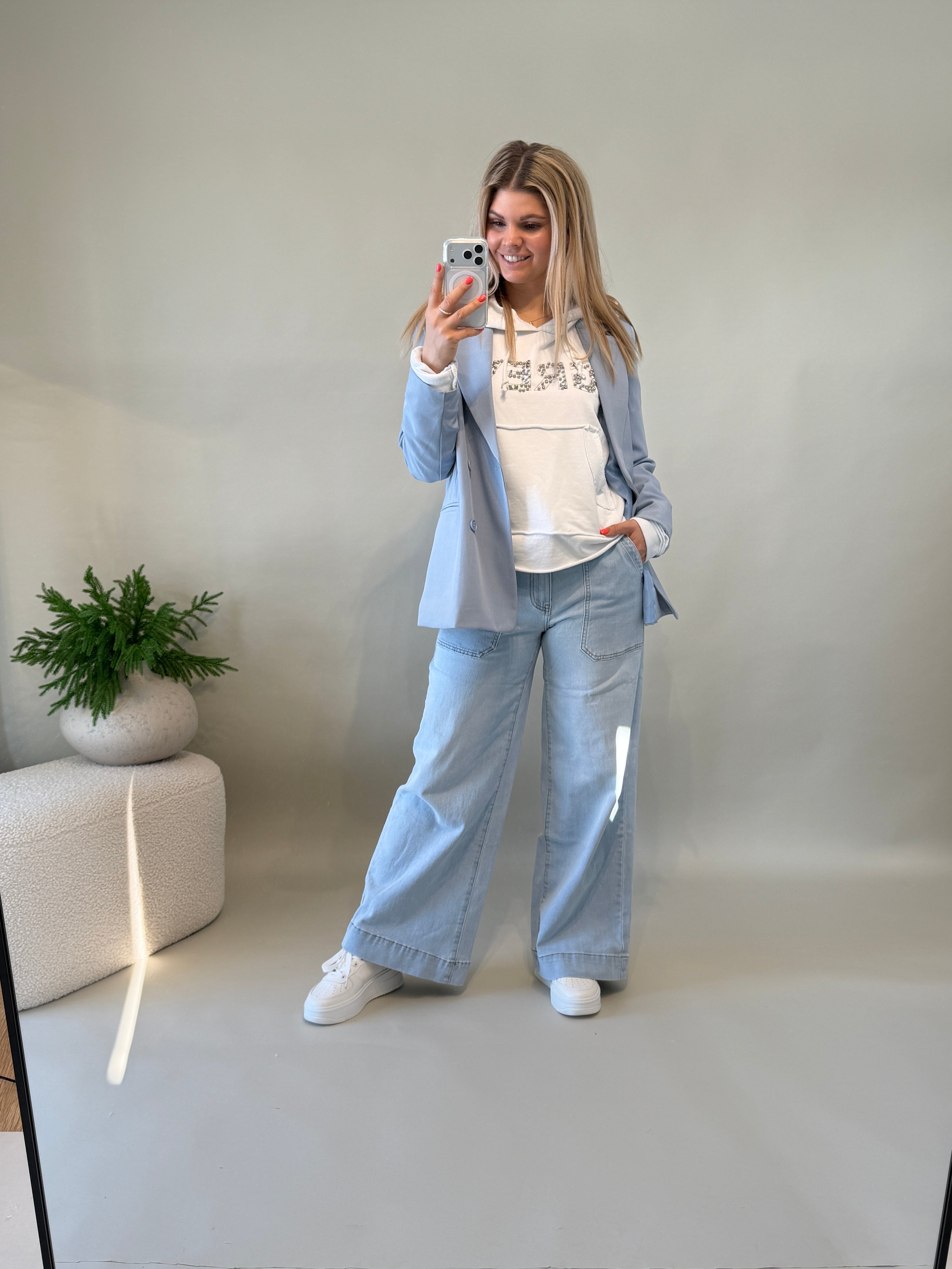 Sweatshirt  in Weiß mit Kapuze und Aufschrift GREY aus Glitzersteinen