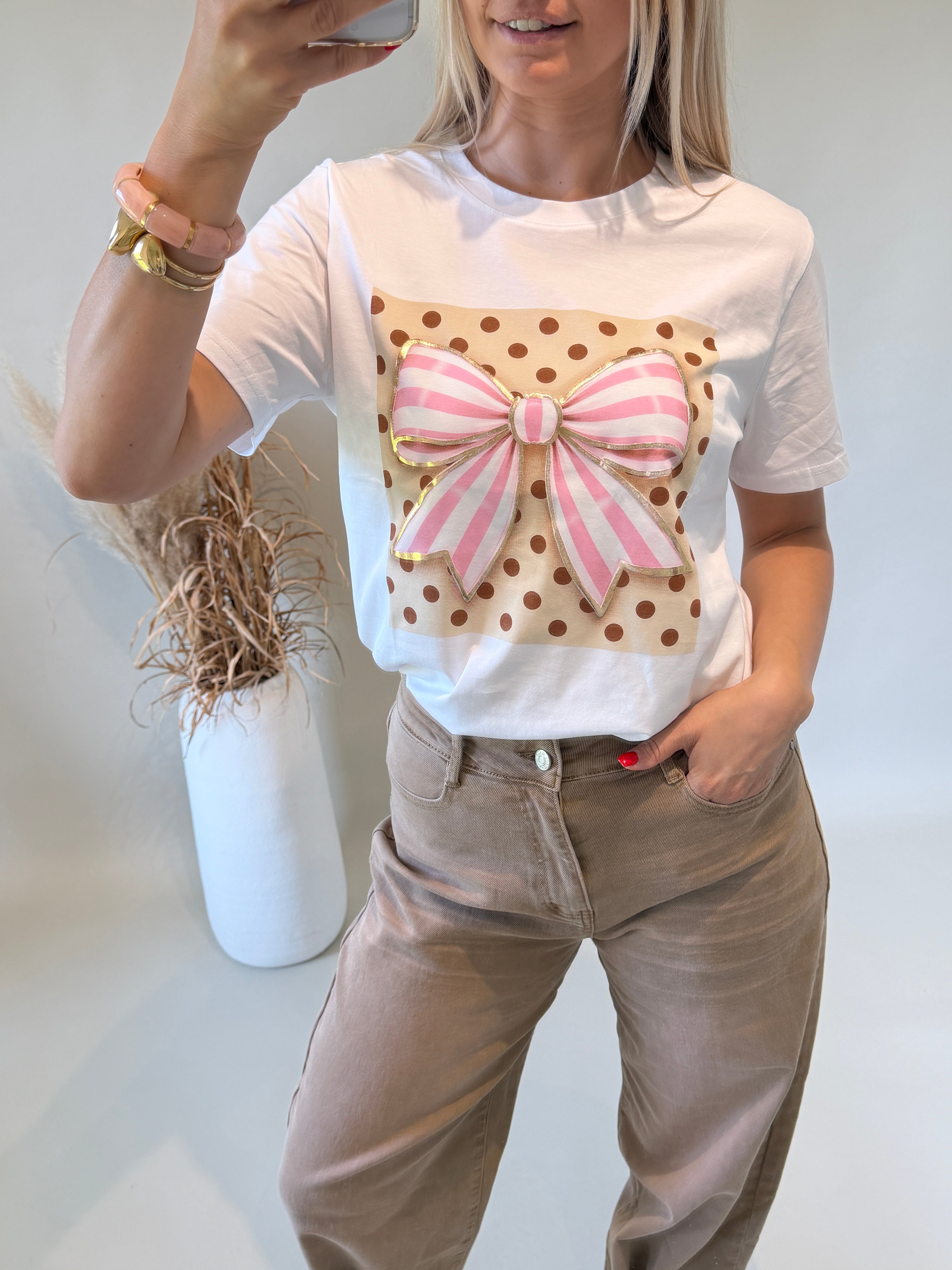 T - Shirt in Weiß mit Aufdruck Rosa Schleife