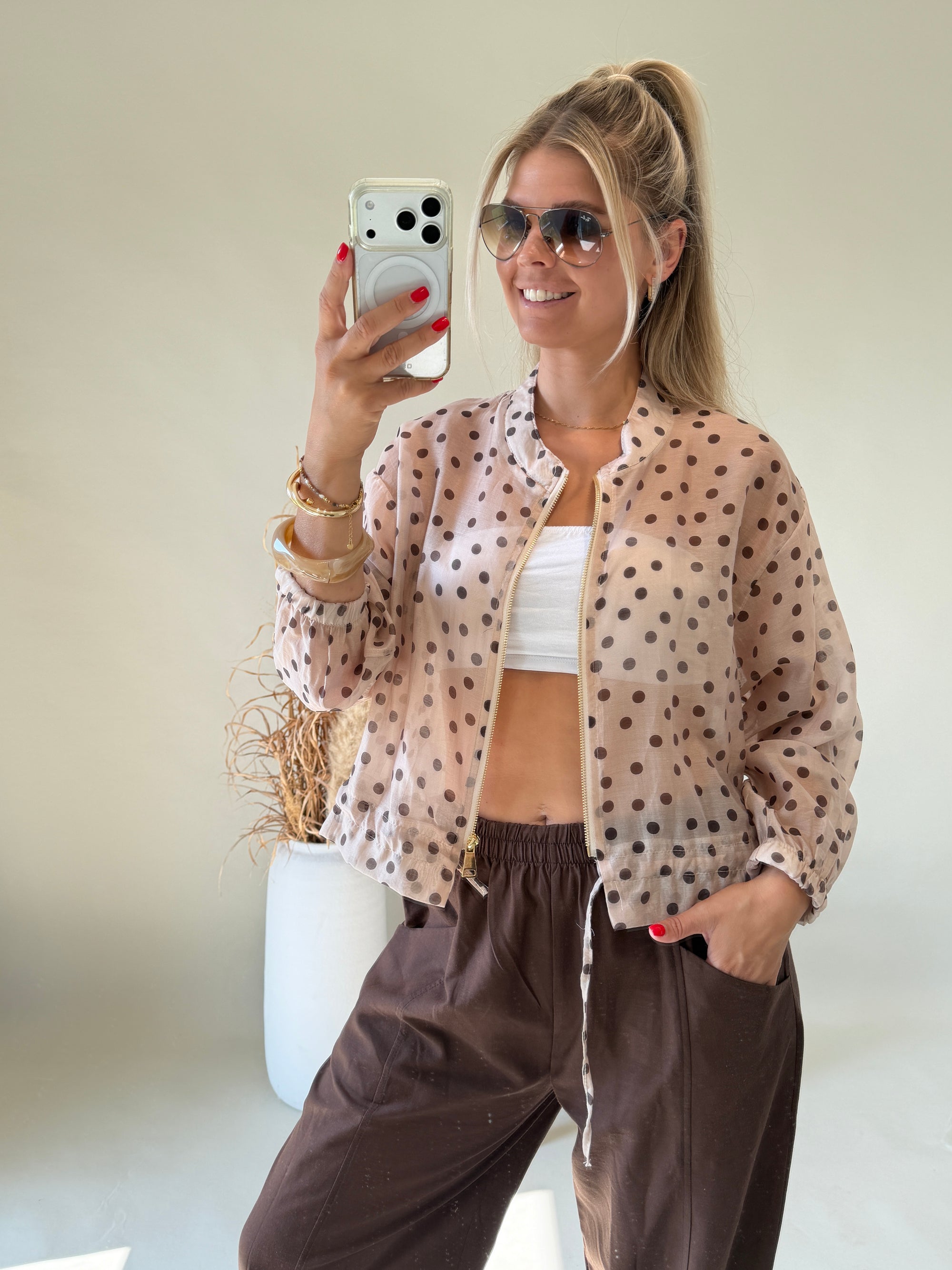 Jacke in Beige mit Schokobraunen Punkten