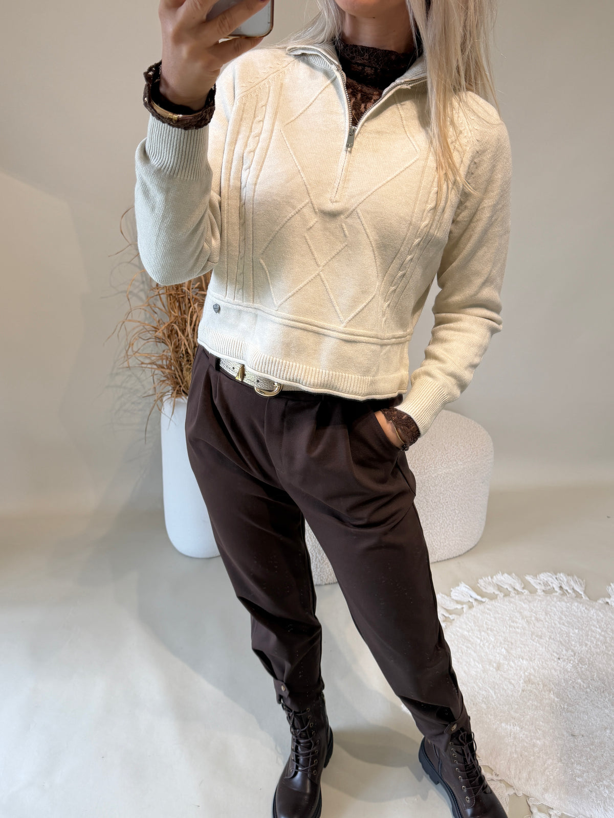 Pullover in Sand mit Reißverschluss