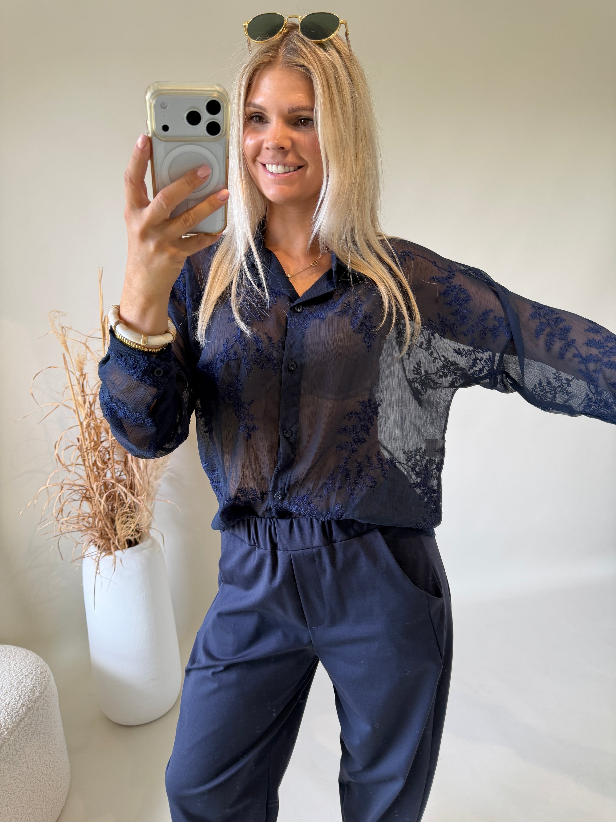 Bluse in Dunkelblau ( Transparent mit Muster )