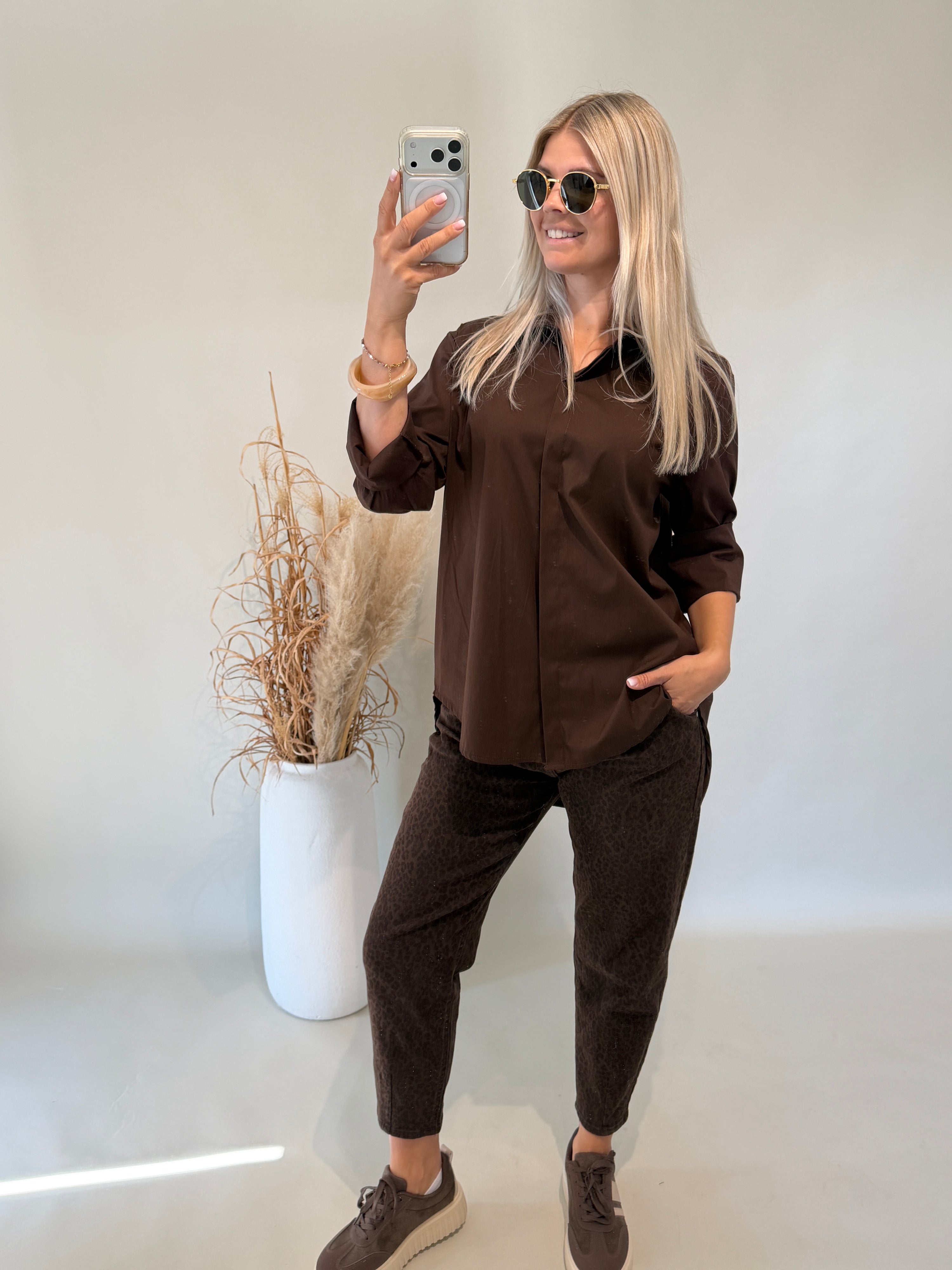 Bluse in Schokobraun verdeckte Knopfleiste
