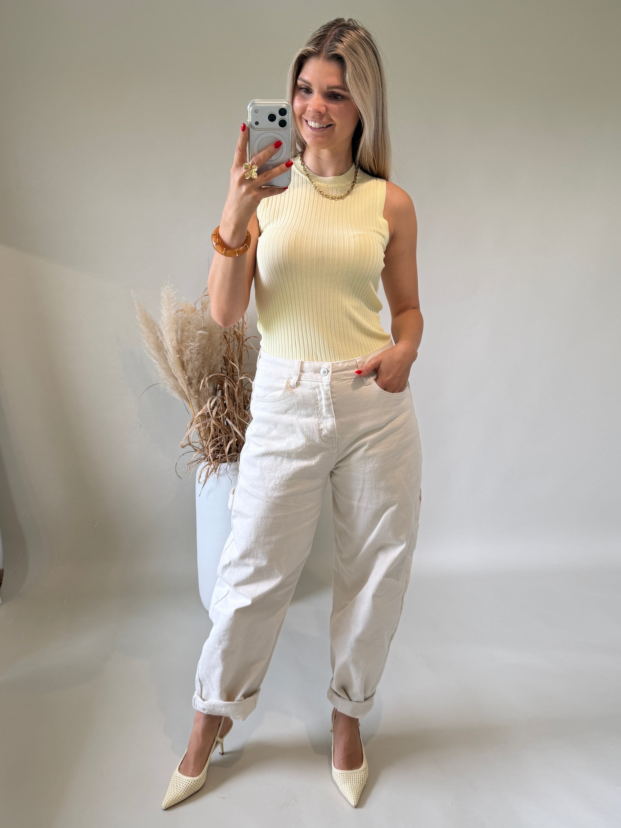 Top in Zitronengelb leichter Strick