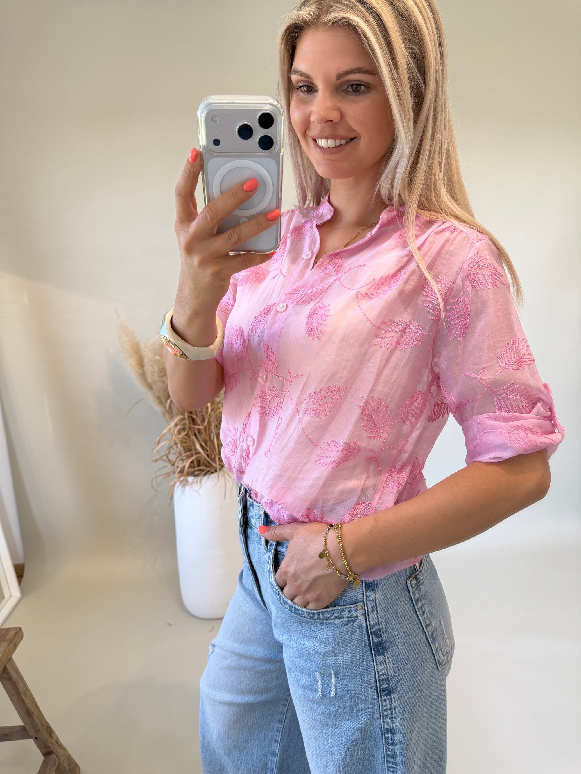 Bluse in Rosa mit Blumenstickerei