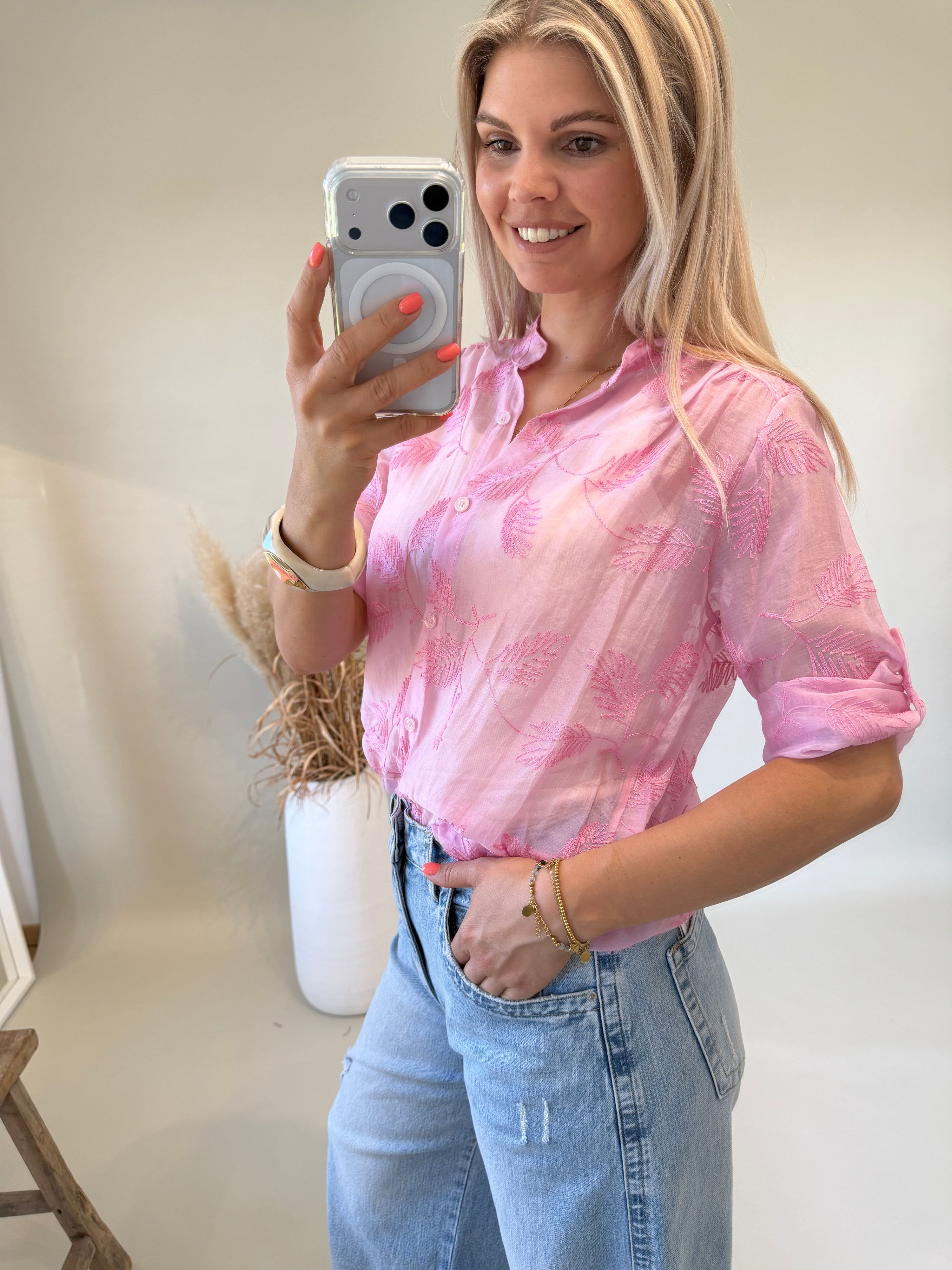 Bluse in Rosa mit Blumenstickerei