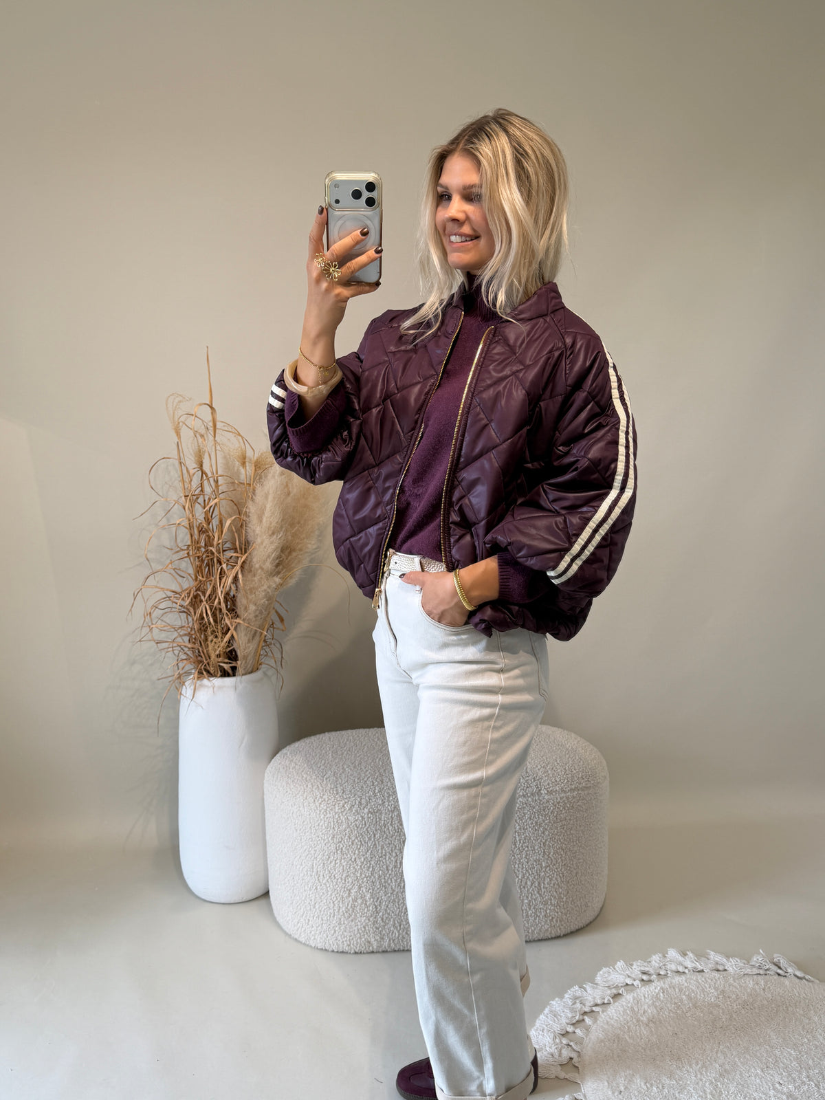 Jacke in Burgundy mit Beigen Streifen