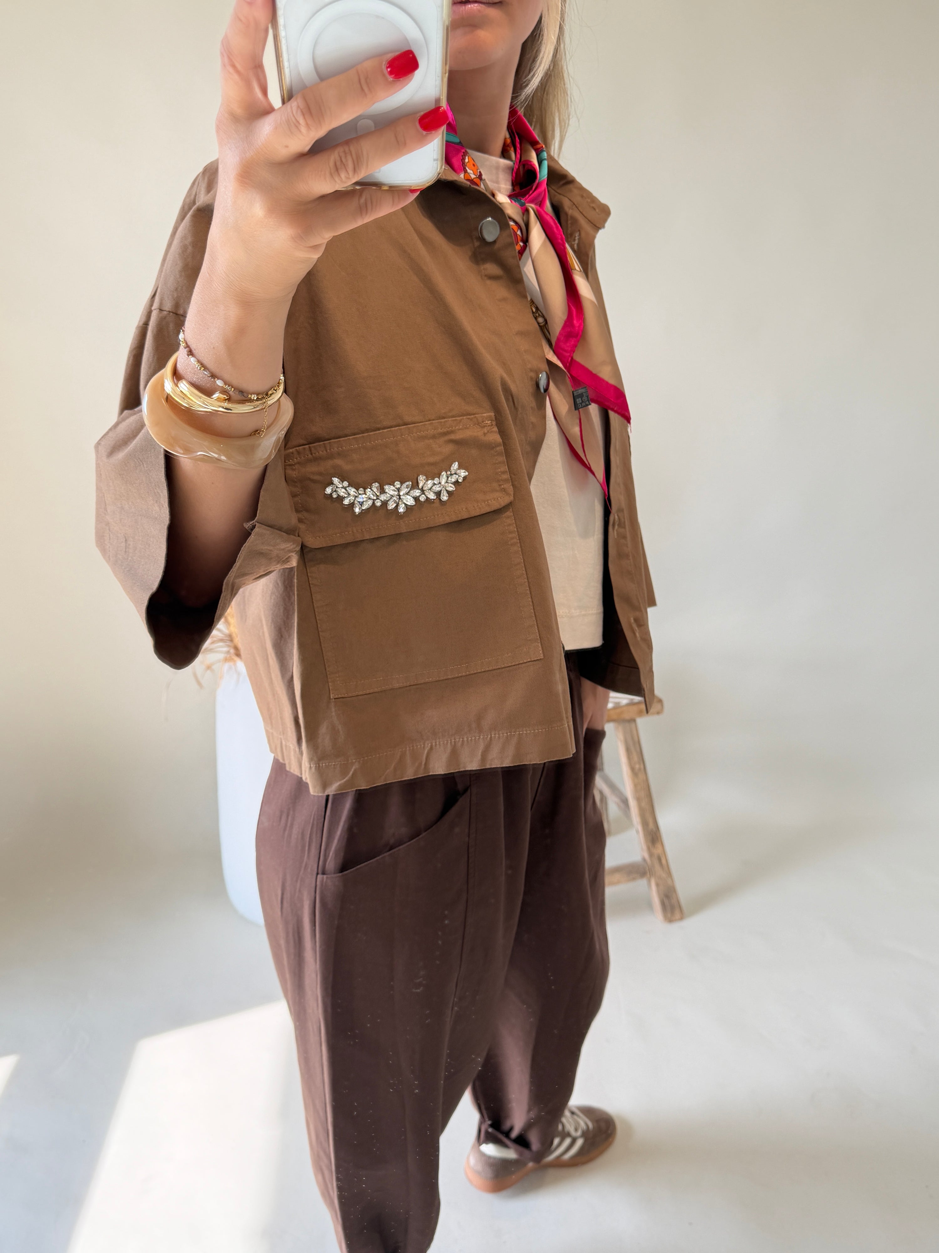 Jacke in Zimt mit großen Taschen vorne