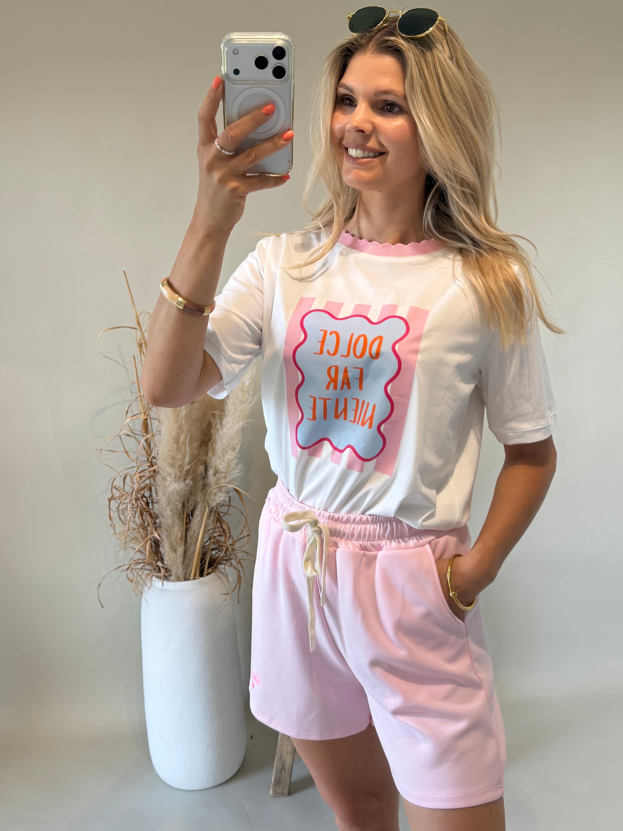 T - Shirt in Weiß mit Rosa Aufdruck ( Strickeinsatz am Hals )