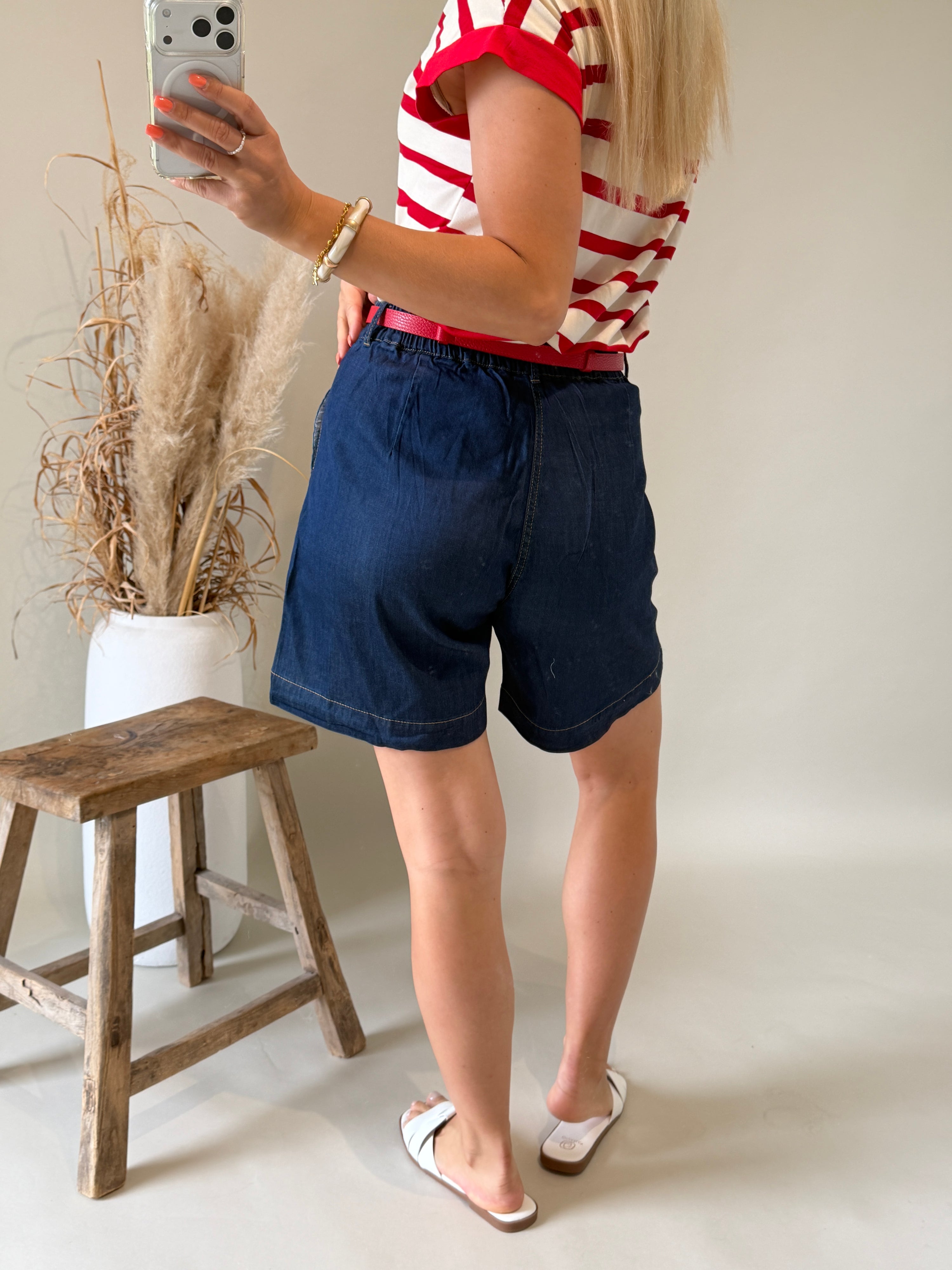 Hose in Dunkelblau leichter Jeansstoff ( Short )