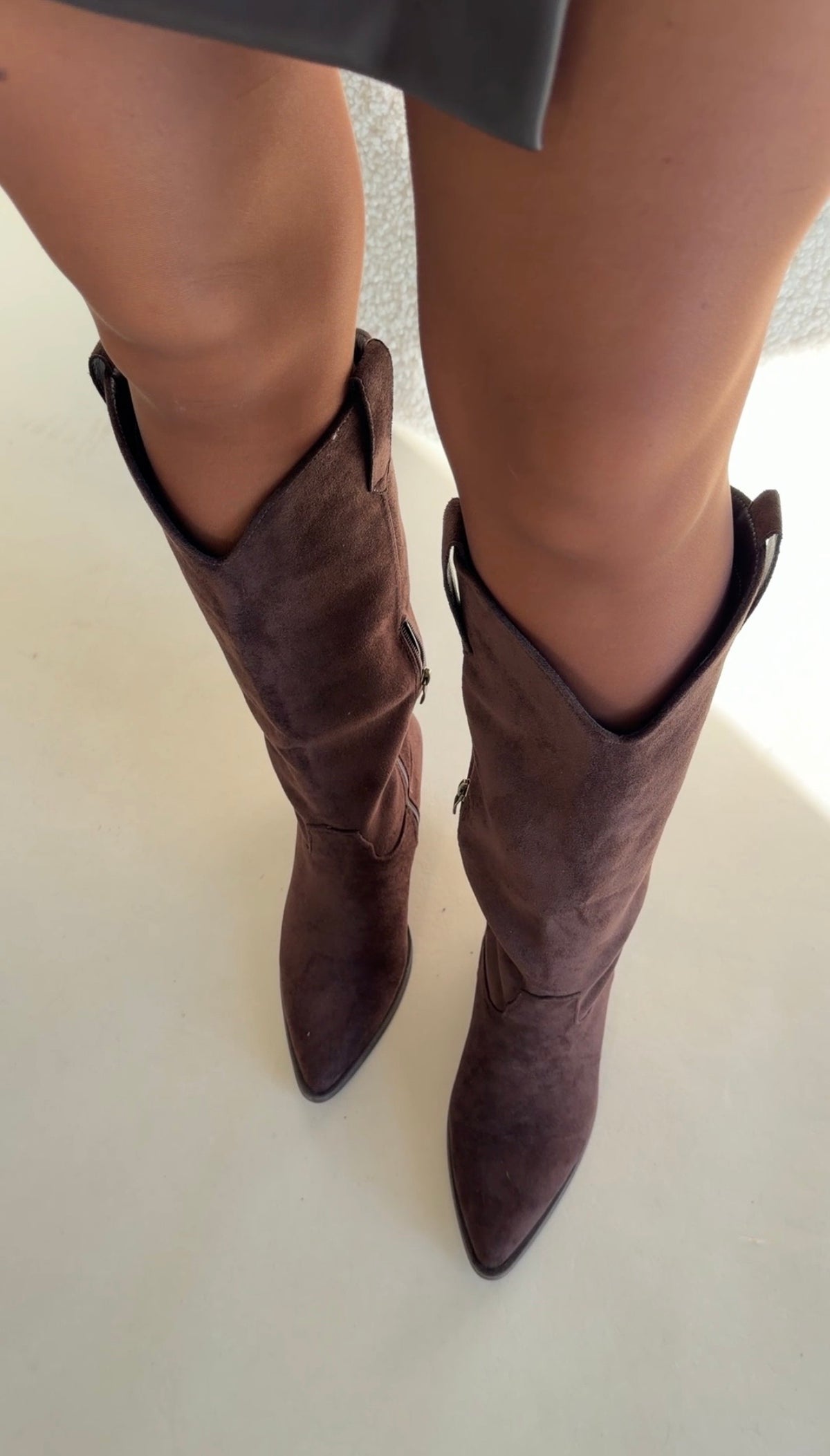 Stiefel in schokobraun Wildlederoptik