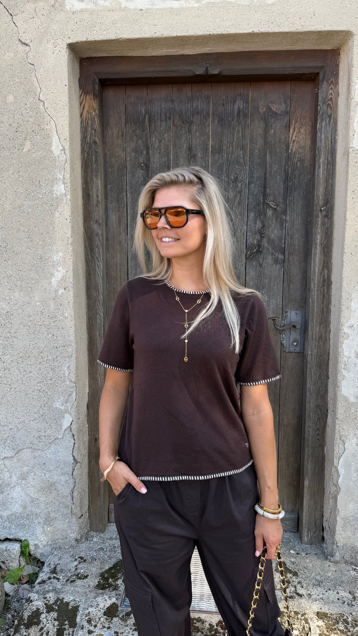 Pullover in Schokobraun mit Beigen Nähten