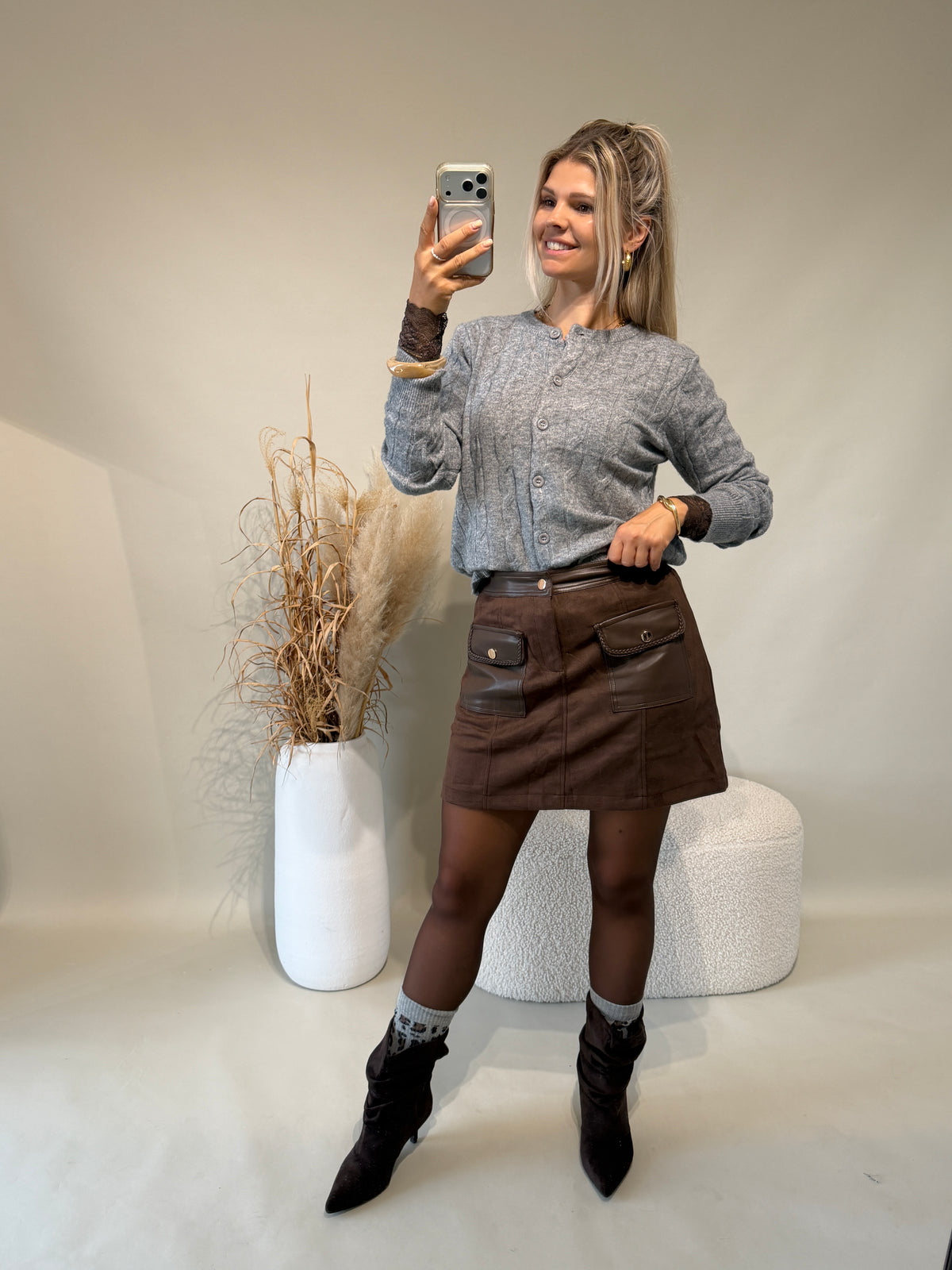 Strickjacke in Hellgrau