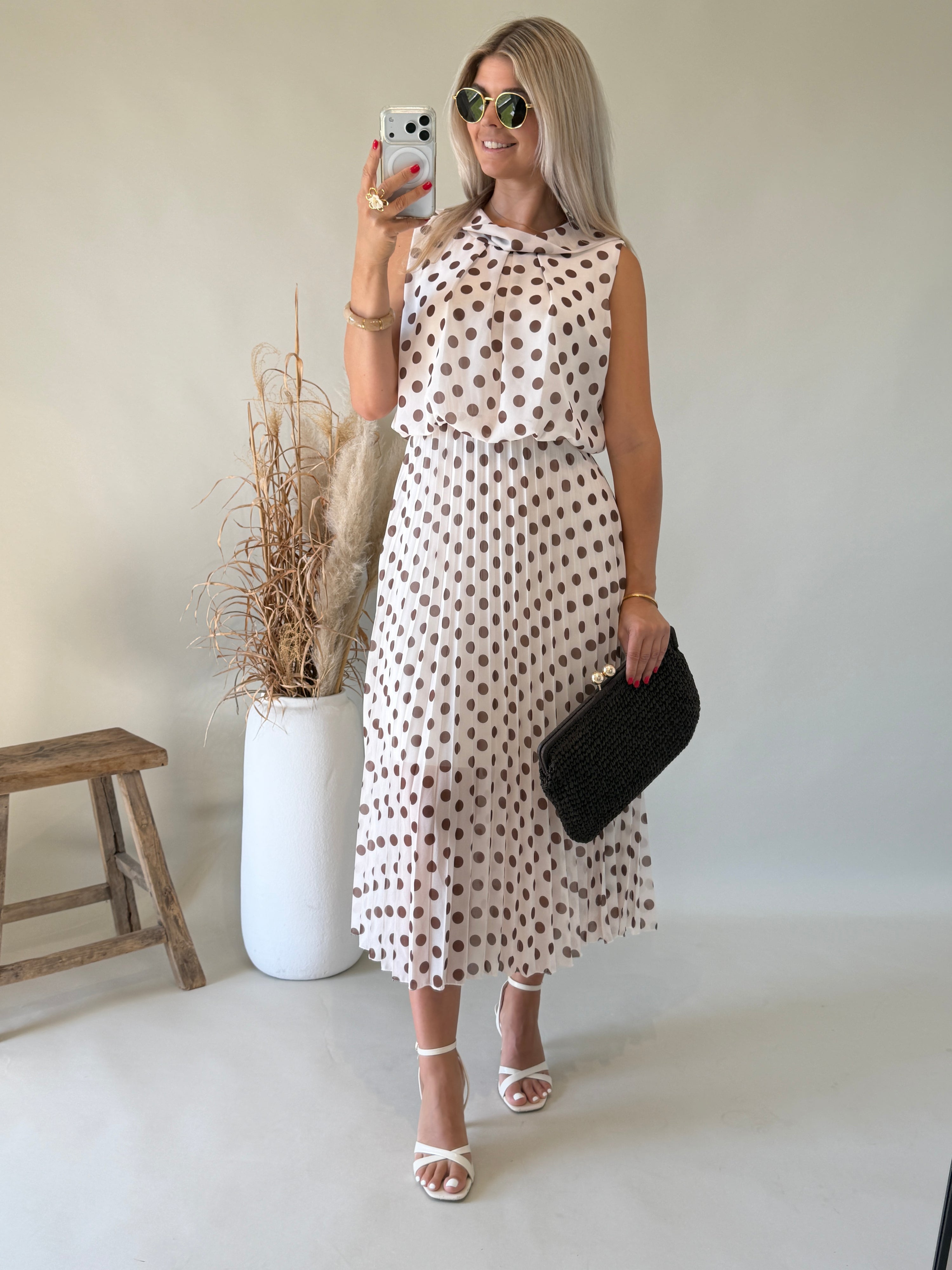 Kleid in Creme mit Schokobraunen  Punkten