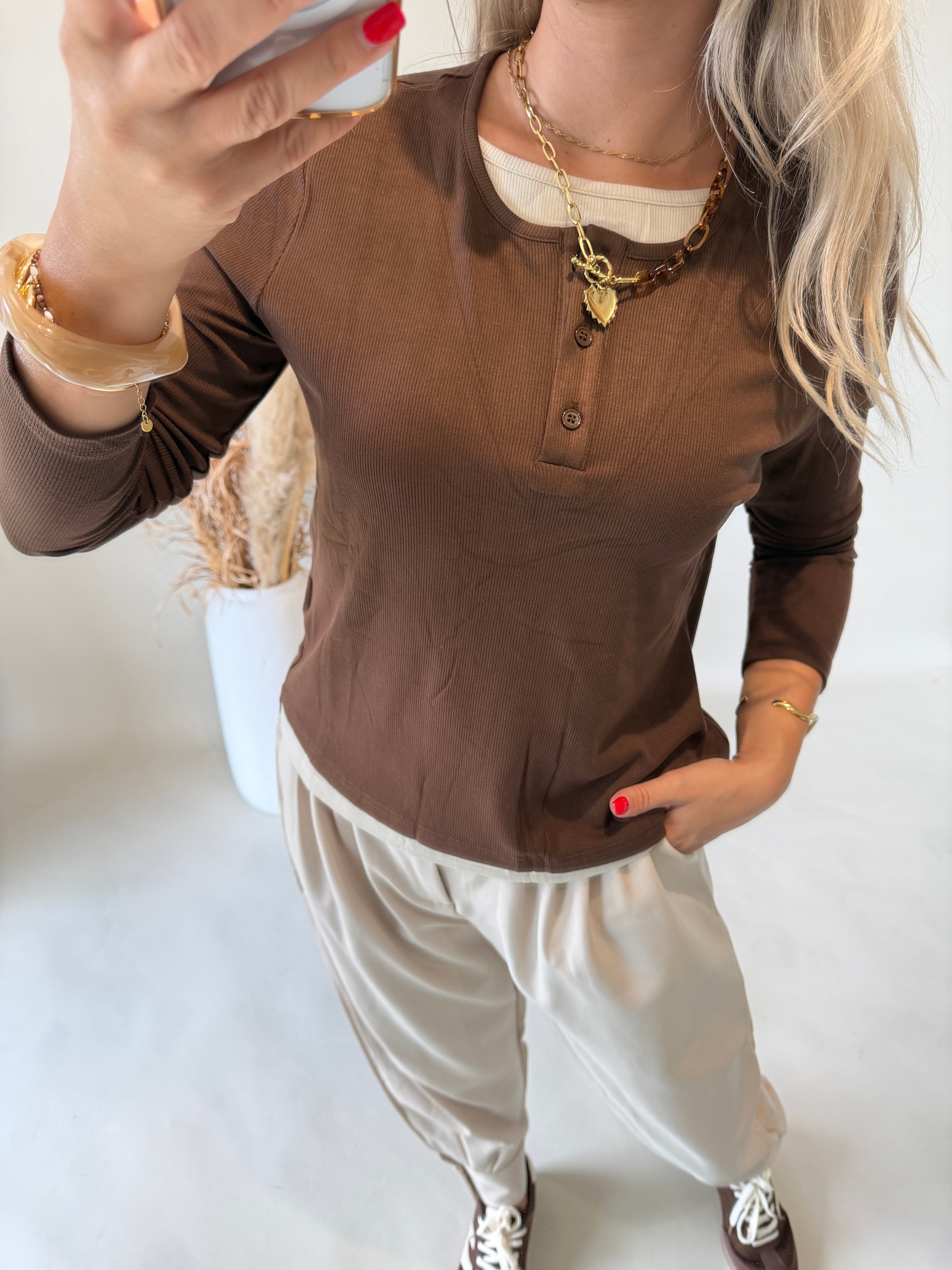 Shirt in Schokobraun mit Beigen Einsatz