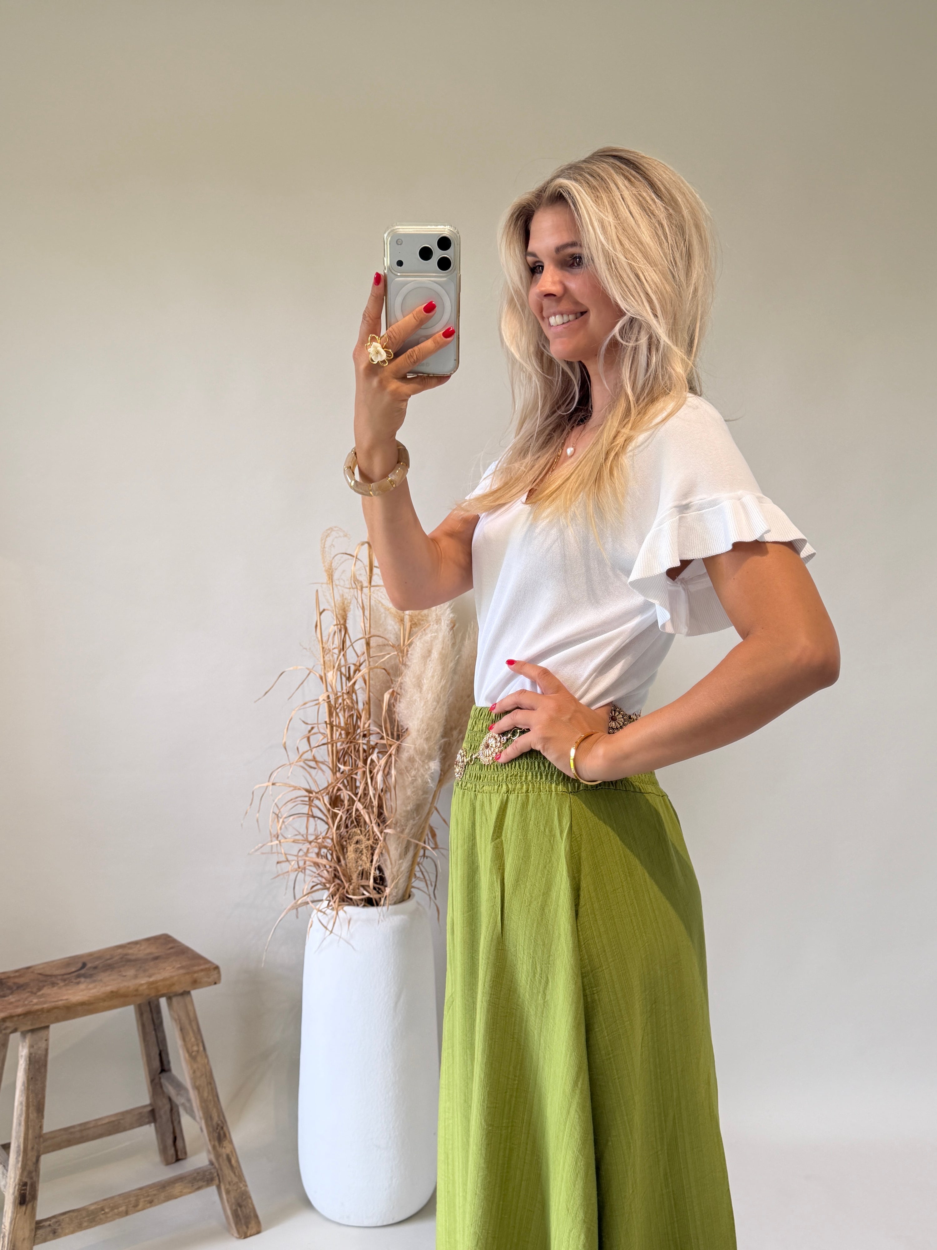T-Shirt in Weiß ( Feinstrick ) mit Rüschen