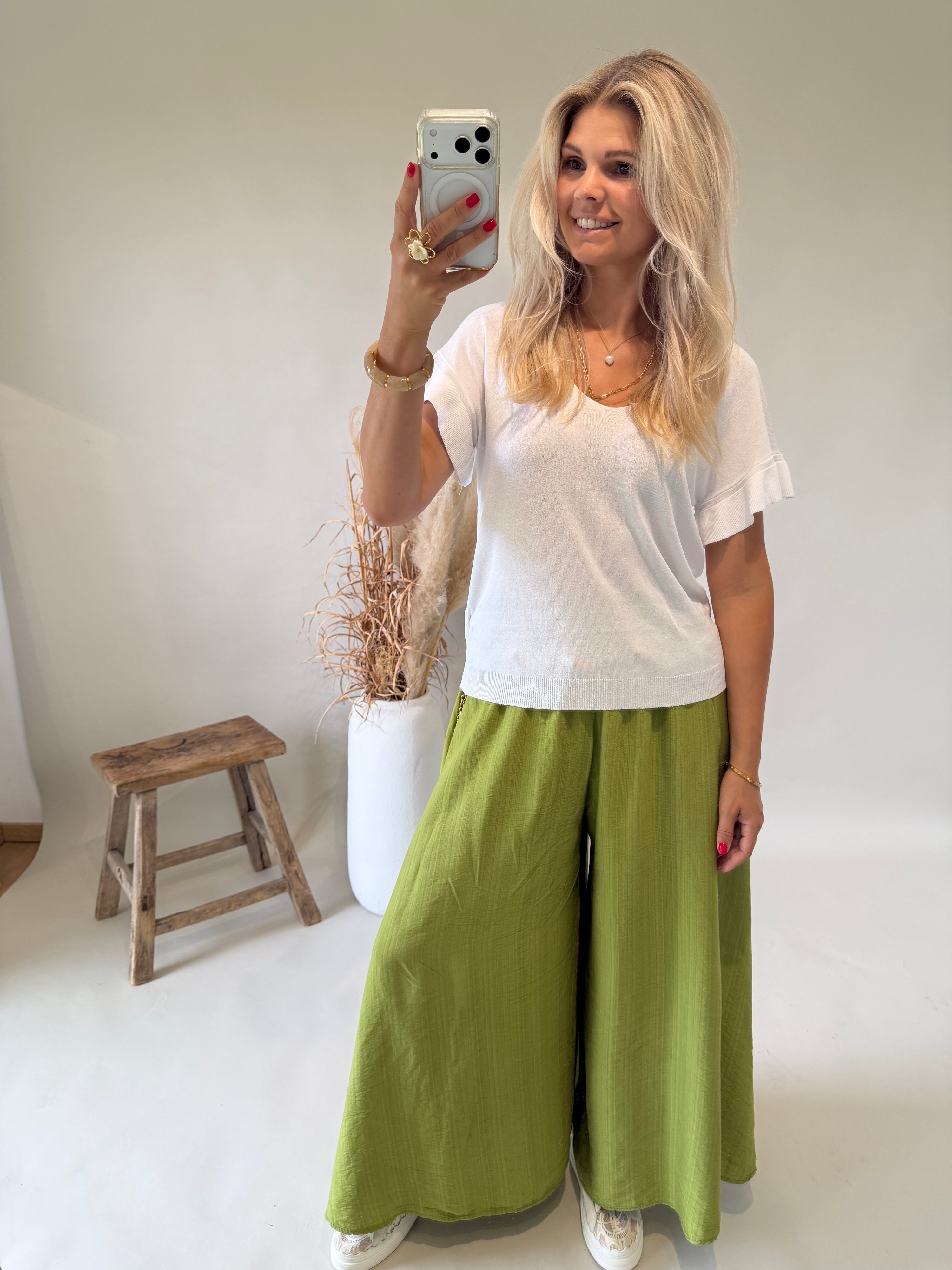 T-Shirt in Weiß ( Feinstrick ) mit Rüschen