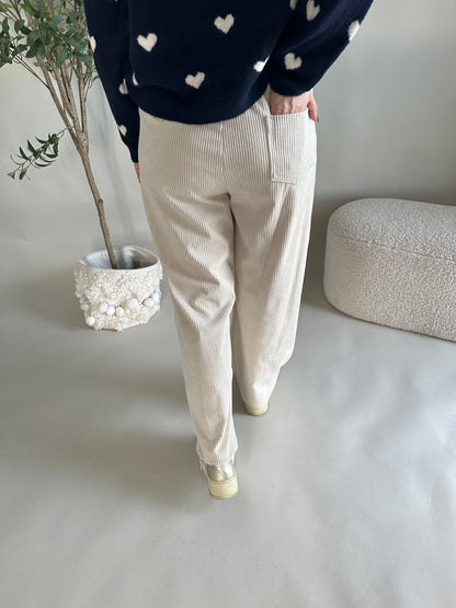 Hose in Wollweiß ( Cord ) weites Bein mit Naht