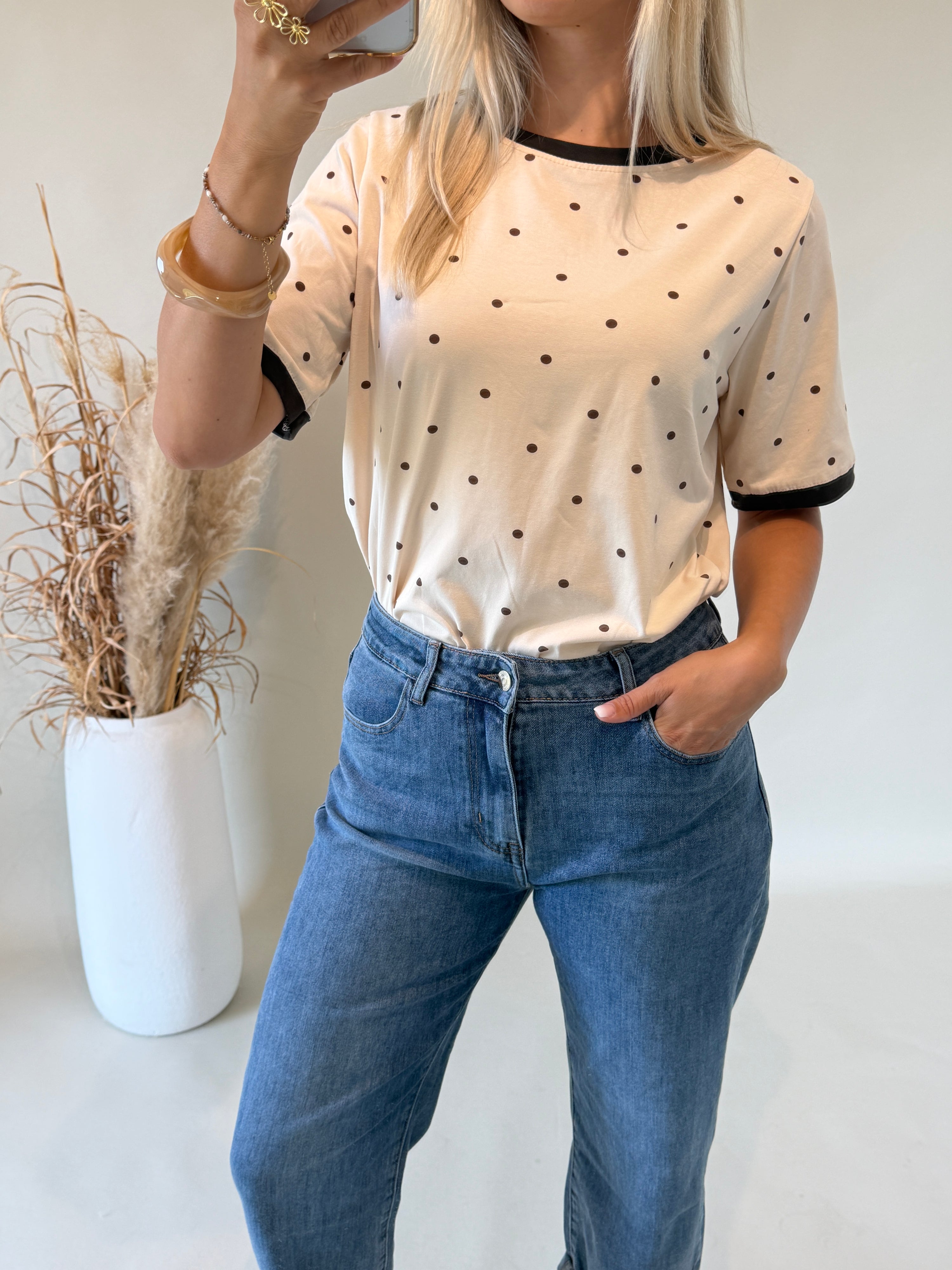 T-Shirt in Beige mit Schokobraunen Punkten