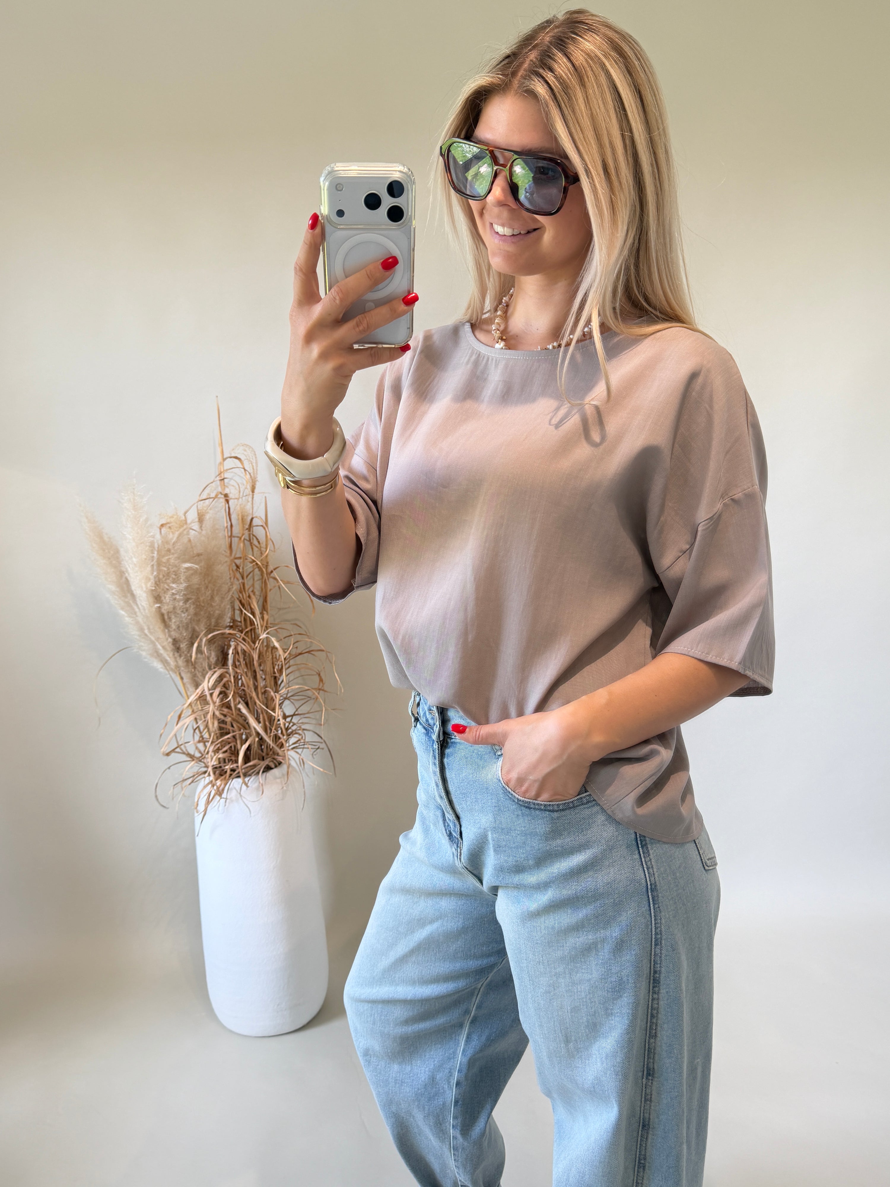 Bluse in Nussbraun am Rücken mit Knöpfen ( Kurzarm )
