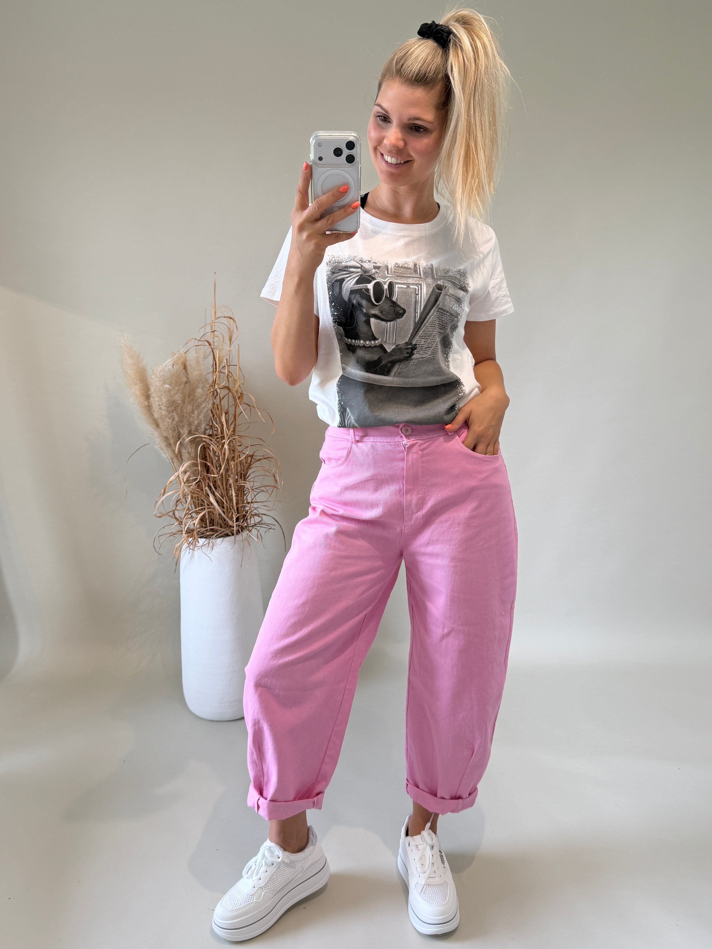 T - Shirt in Weiß mit  Aufdruck in Schwarz / Silber