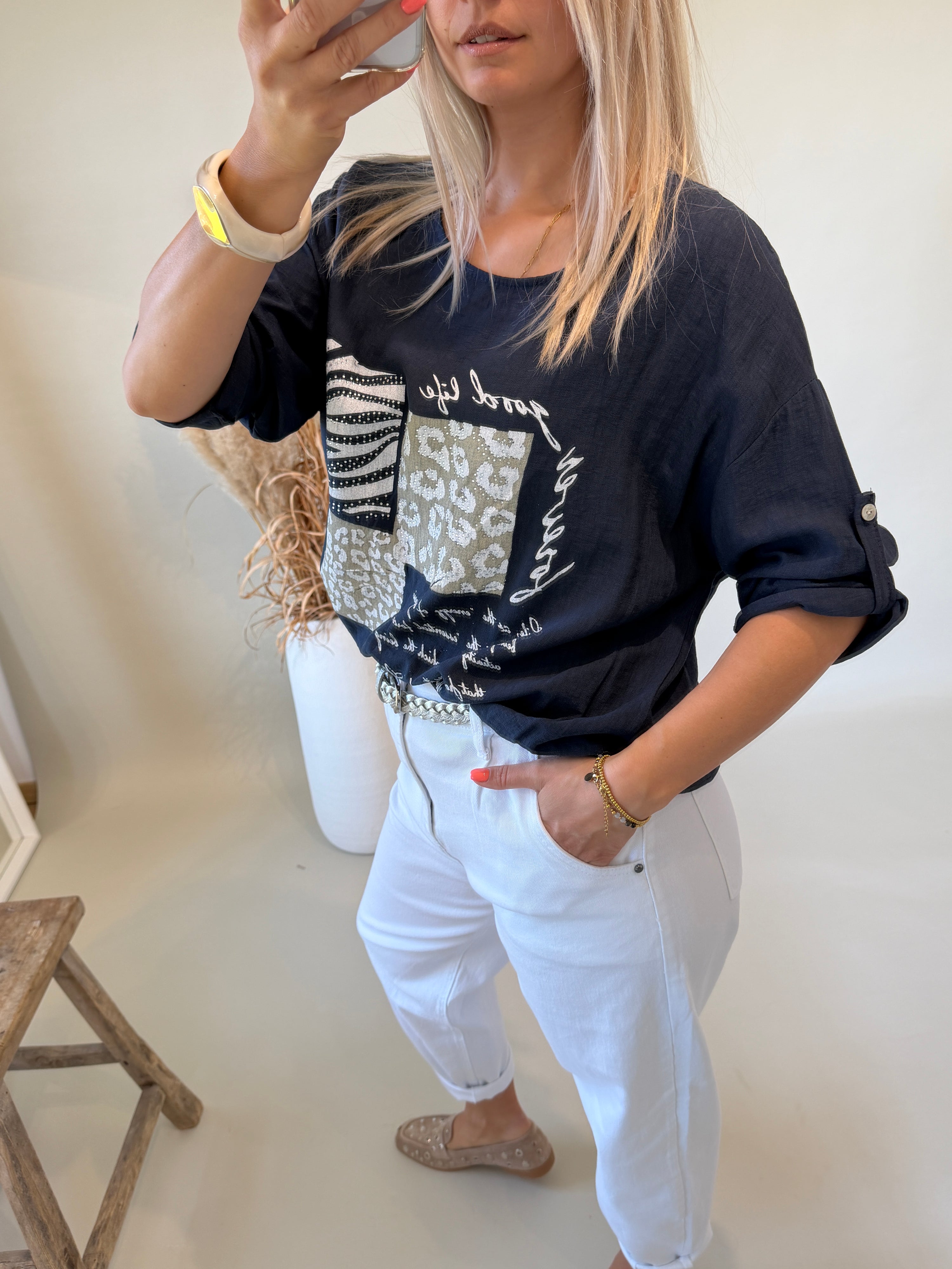 Shirt in Dunkelblau mit Glitzeraufdruck