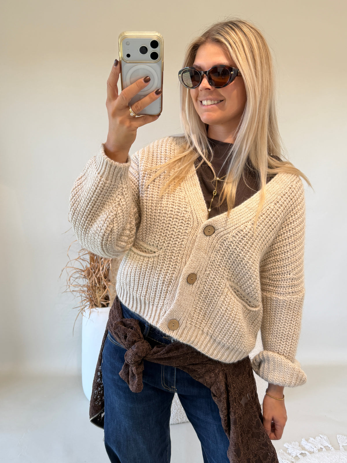 Strickjacke in Beige mit Taschen