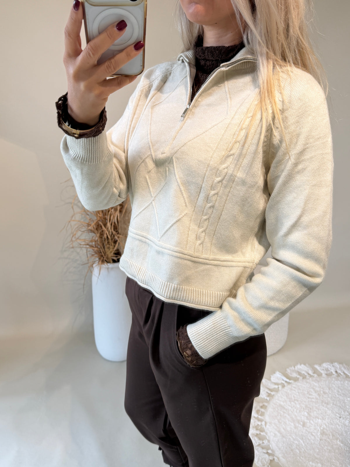 Pullover in Sand mit Reißverschluss