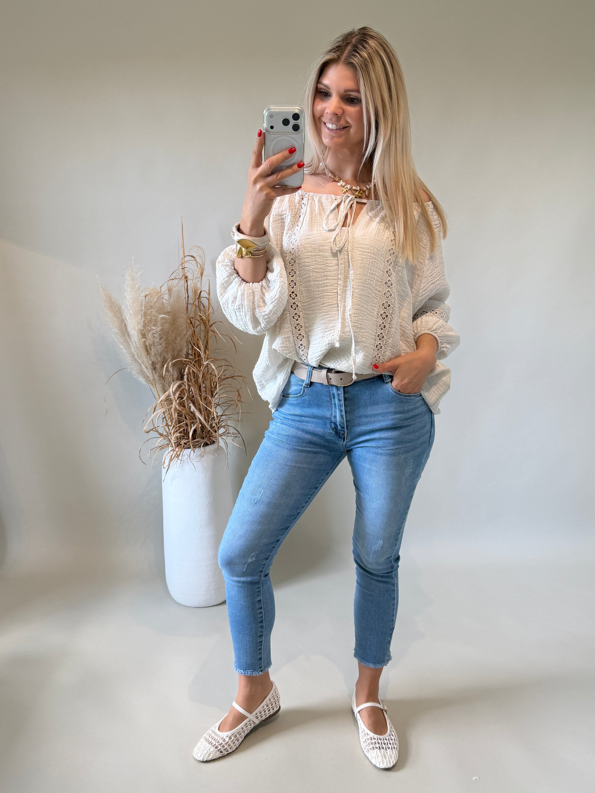 Bluse in Beige ( Musselin mit Spitze )