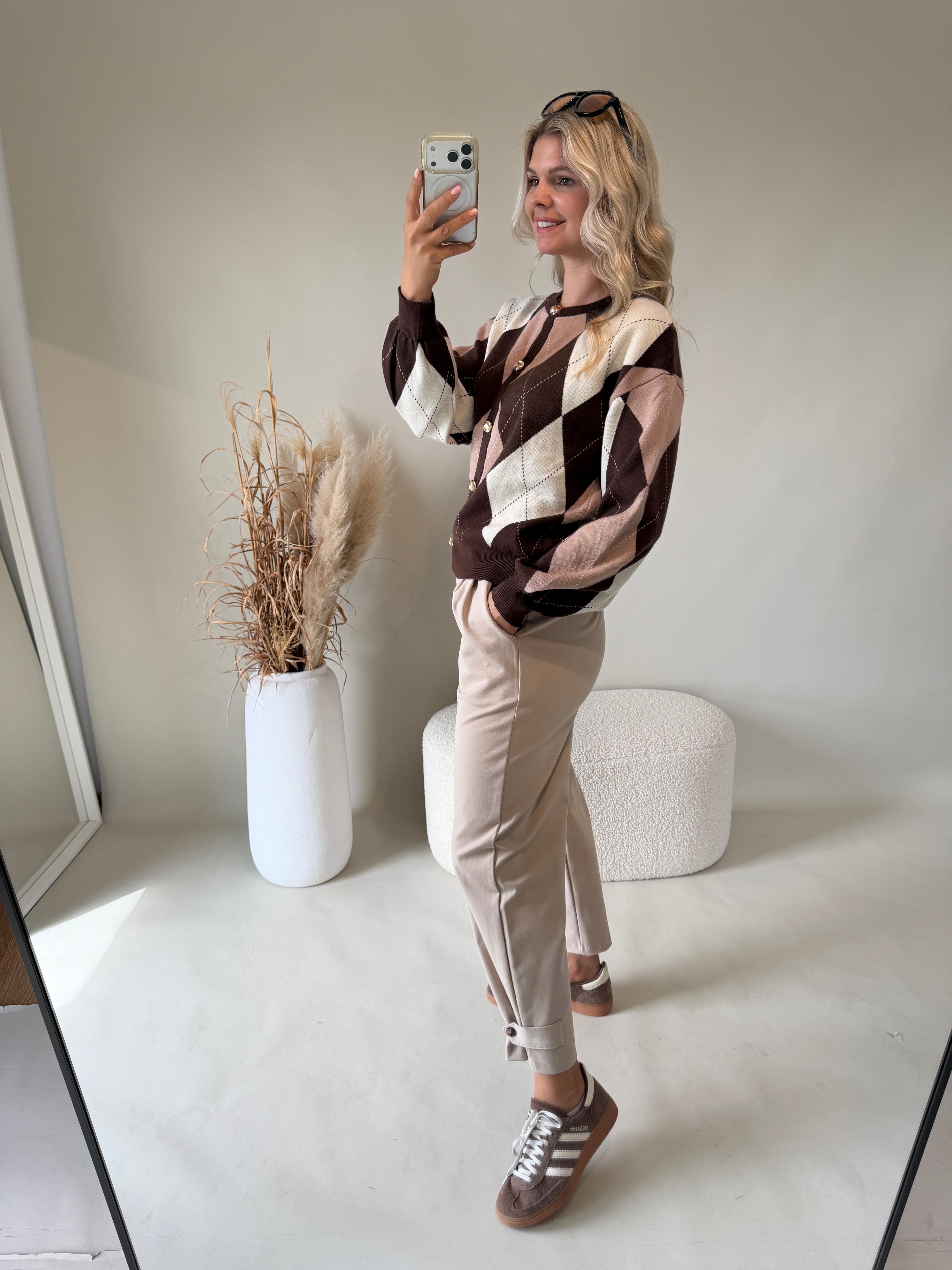 Strickjacke in verschiedenen Brauntönen ( Rautenmuster )