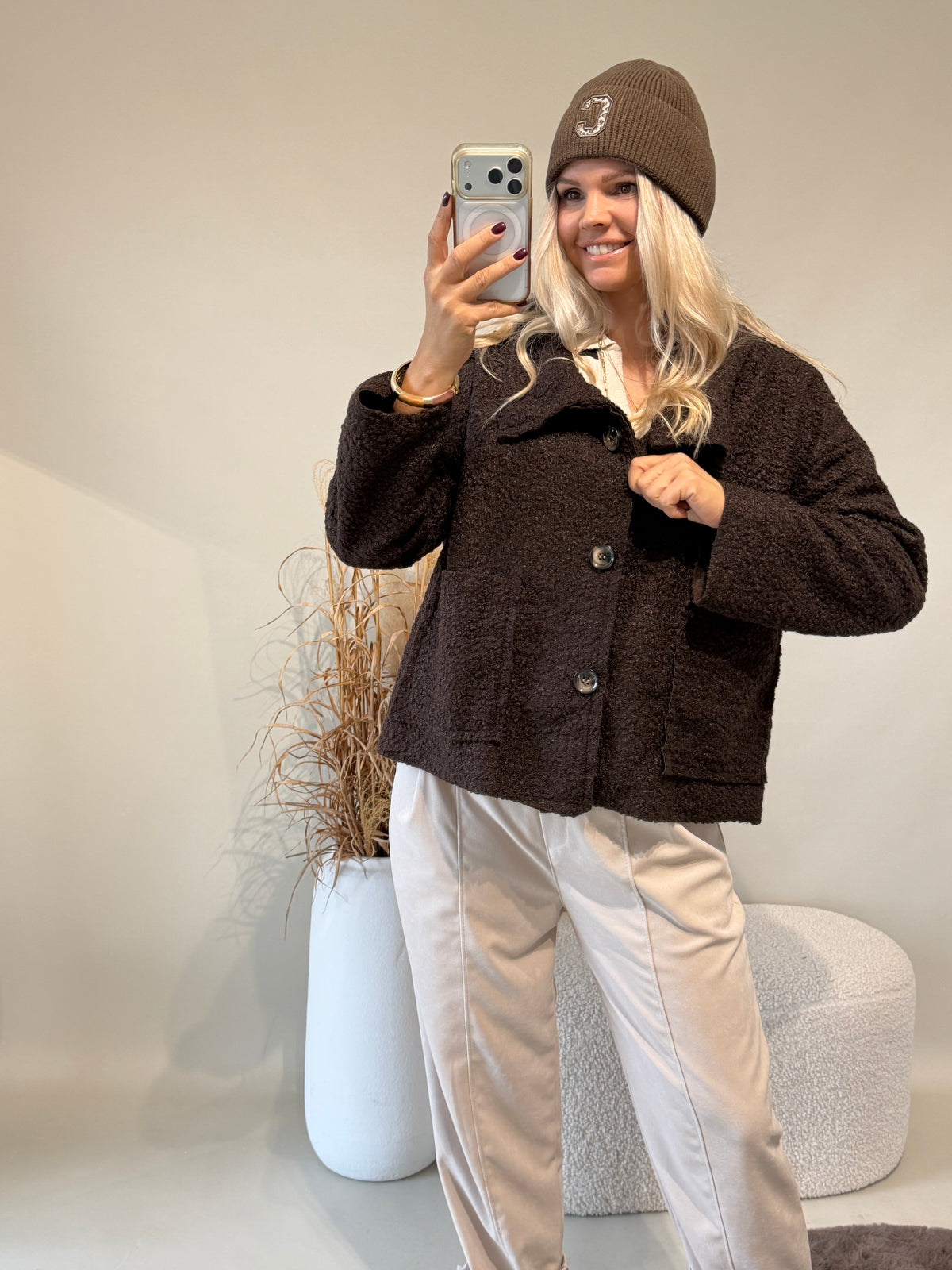 Jacke in Schokobraun mit Kragen und großen Taschen