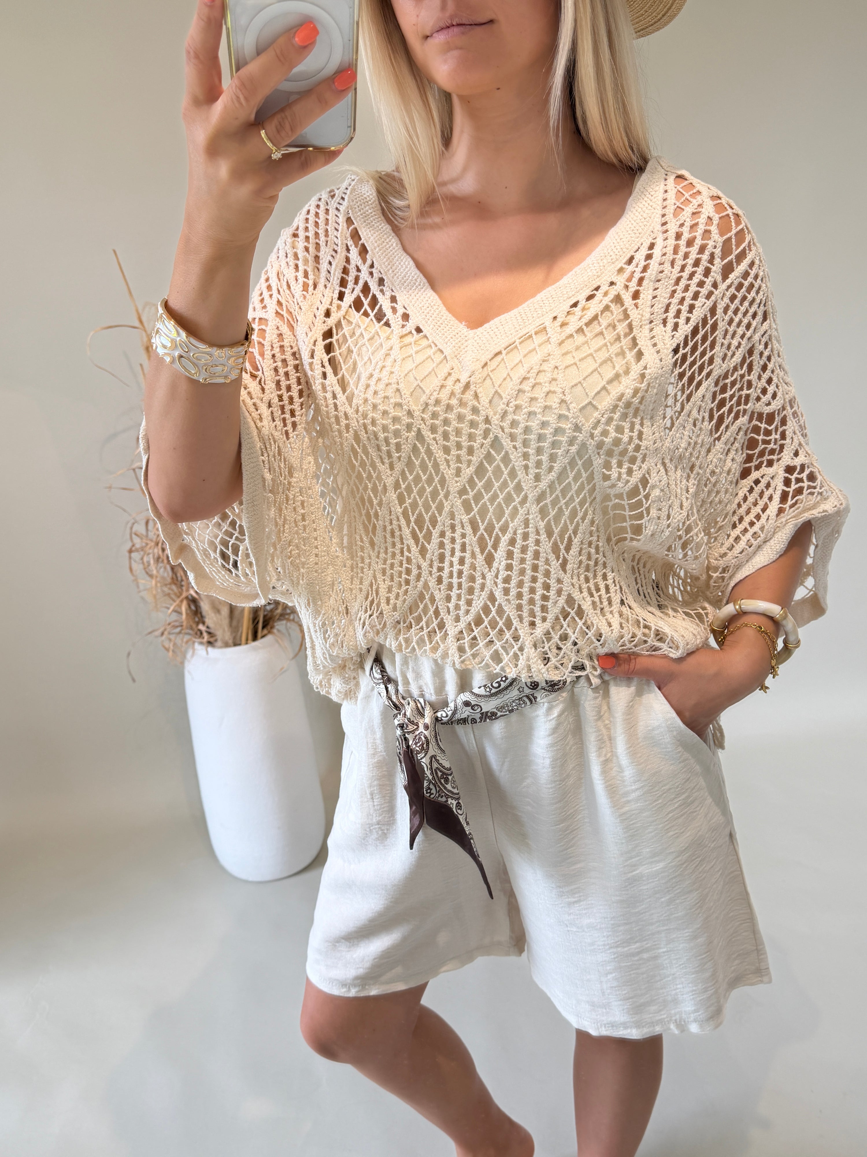 Pullover in Beige mit Unterziehtop in Lochoptik