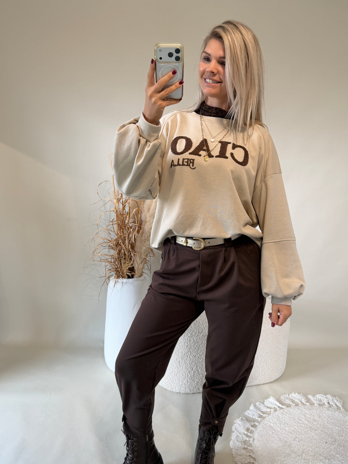 Sweatshirt in Nußbraun mit Aufschrift