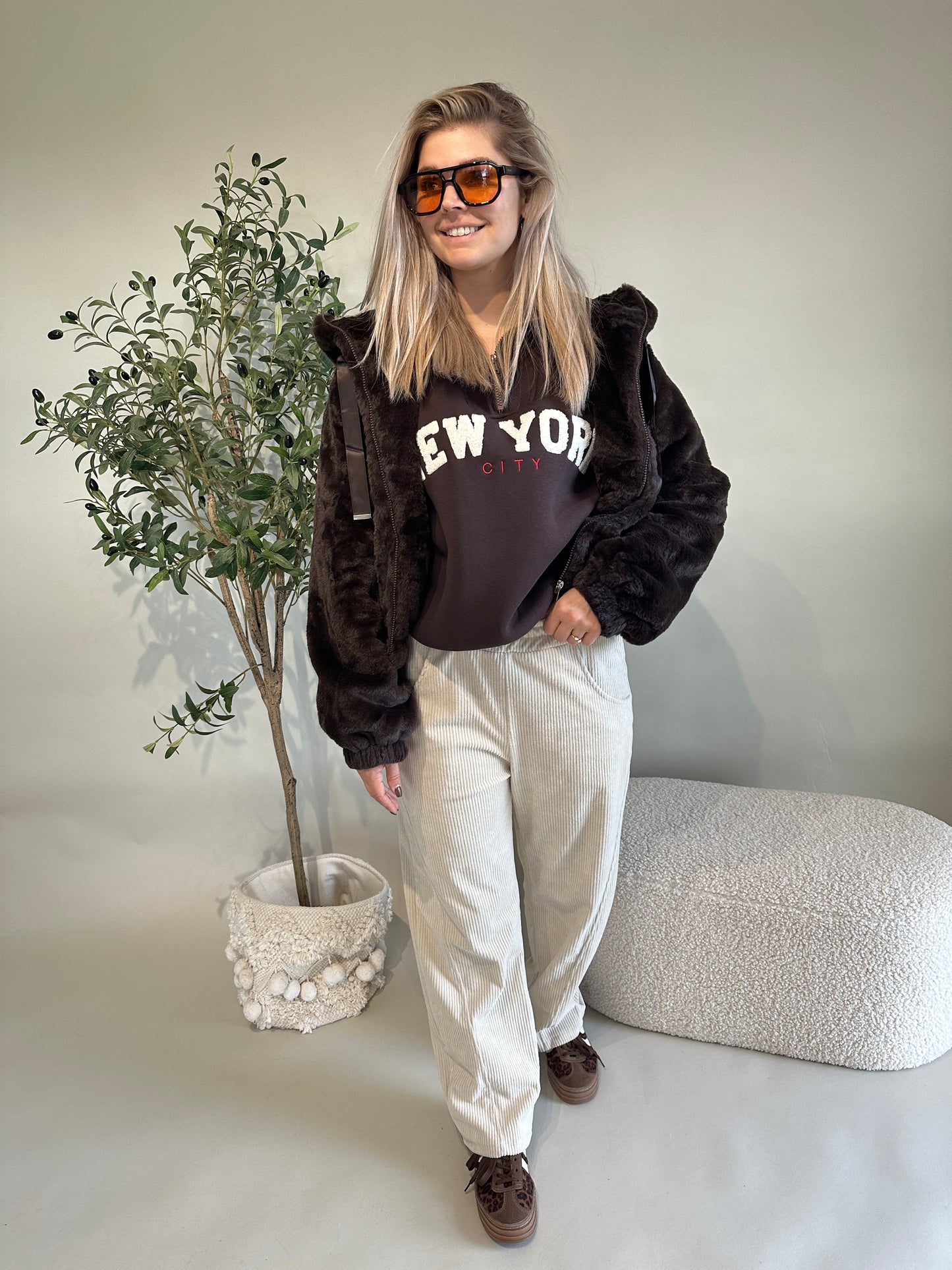 pullover in schokobraun mit reißverschluß vorne (new york)