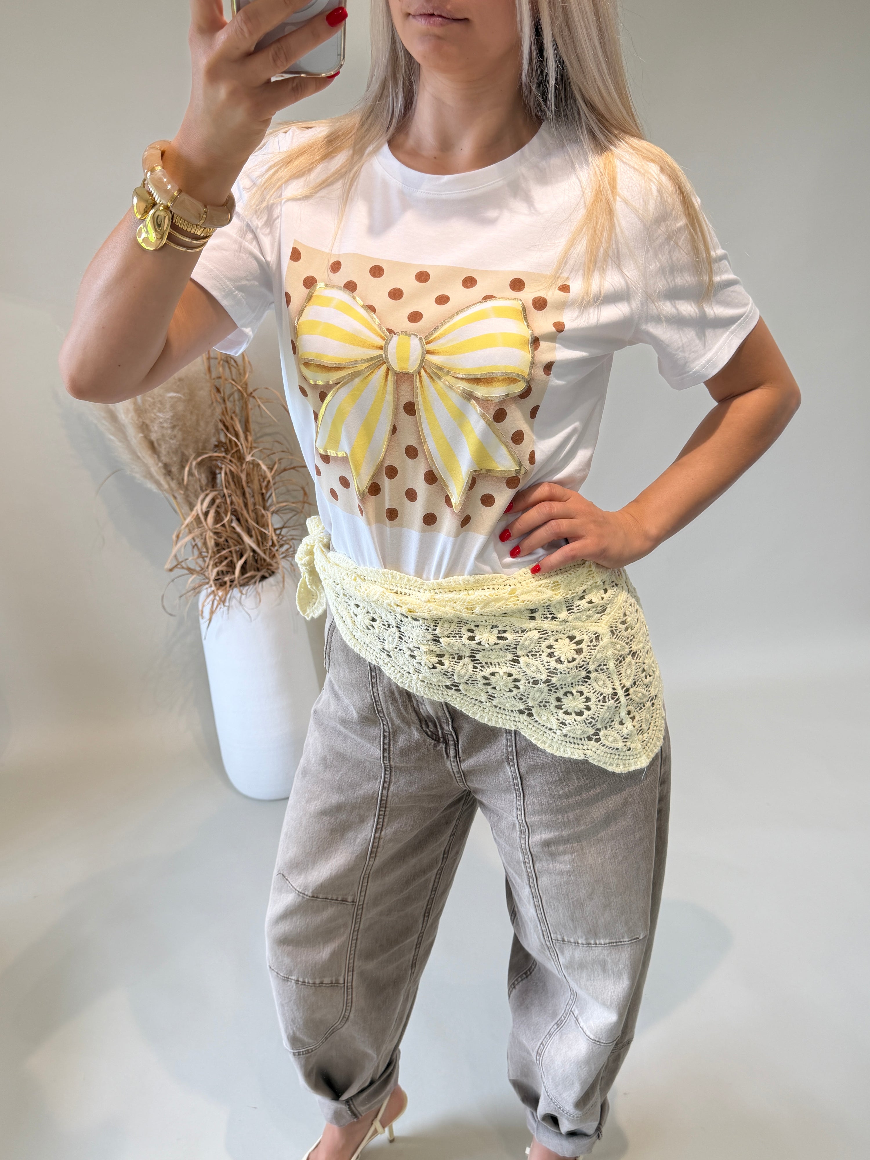 Tuch in Vanillegelb aus Bohospitze