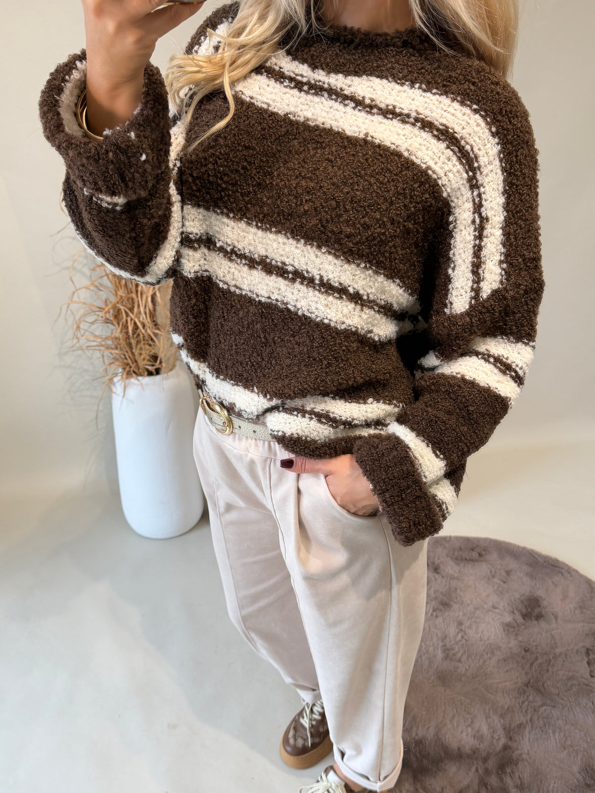 Pullover in Schokobraun / Wollweiß gestreift