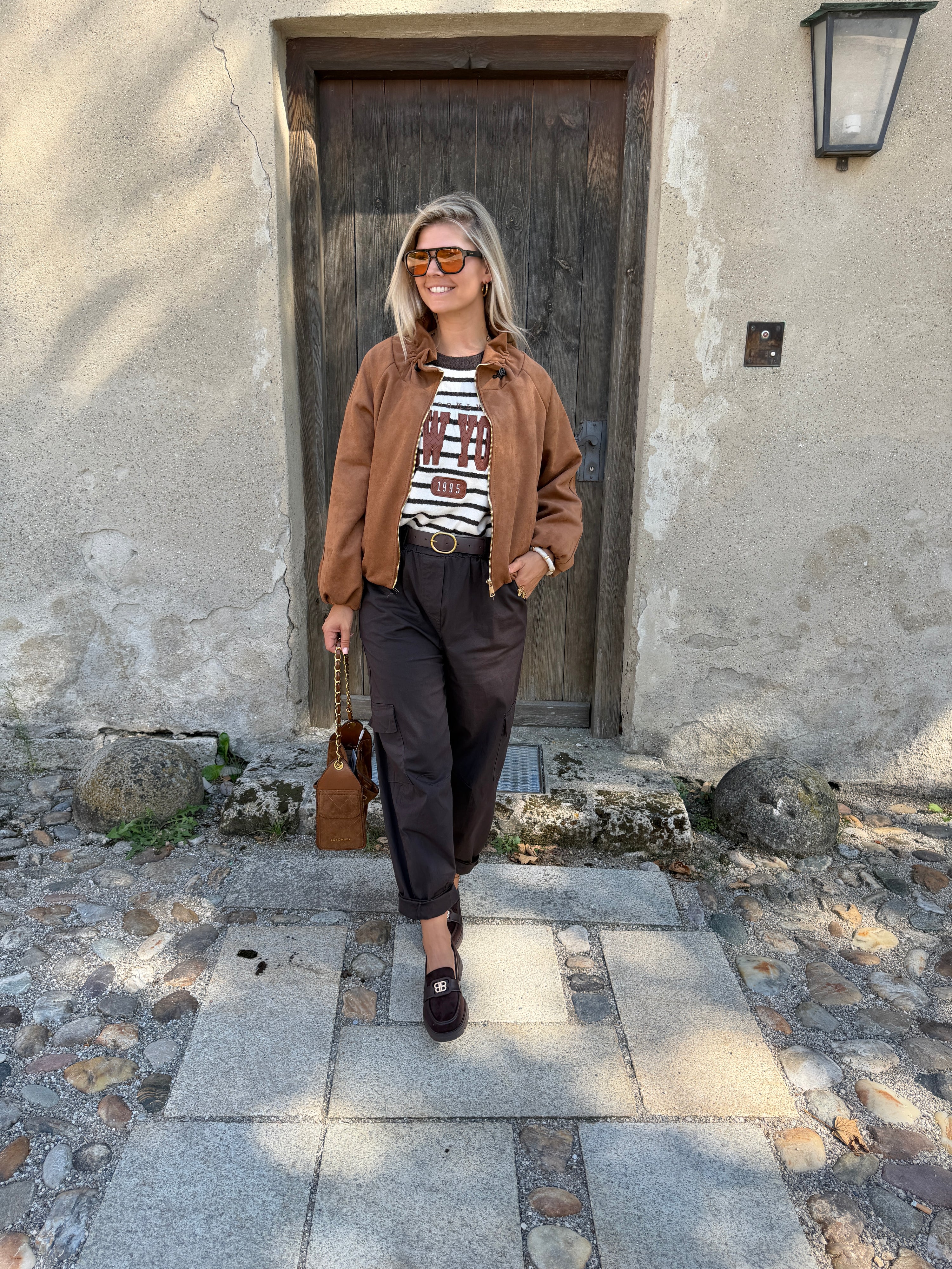 Pullover gestreift in Wollweiß / Schokobraun mit Aufdruck