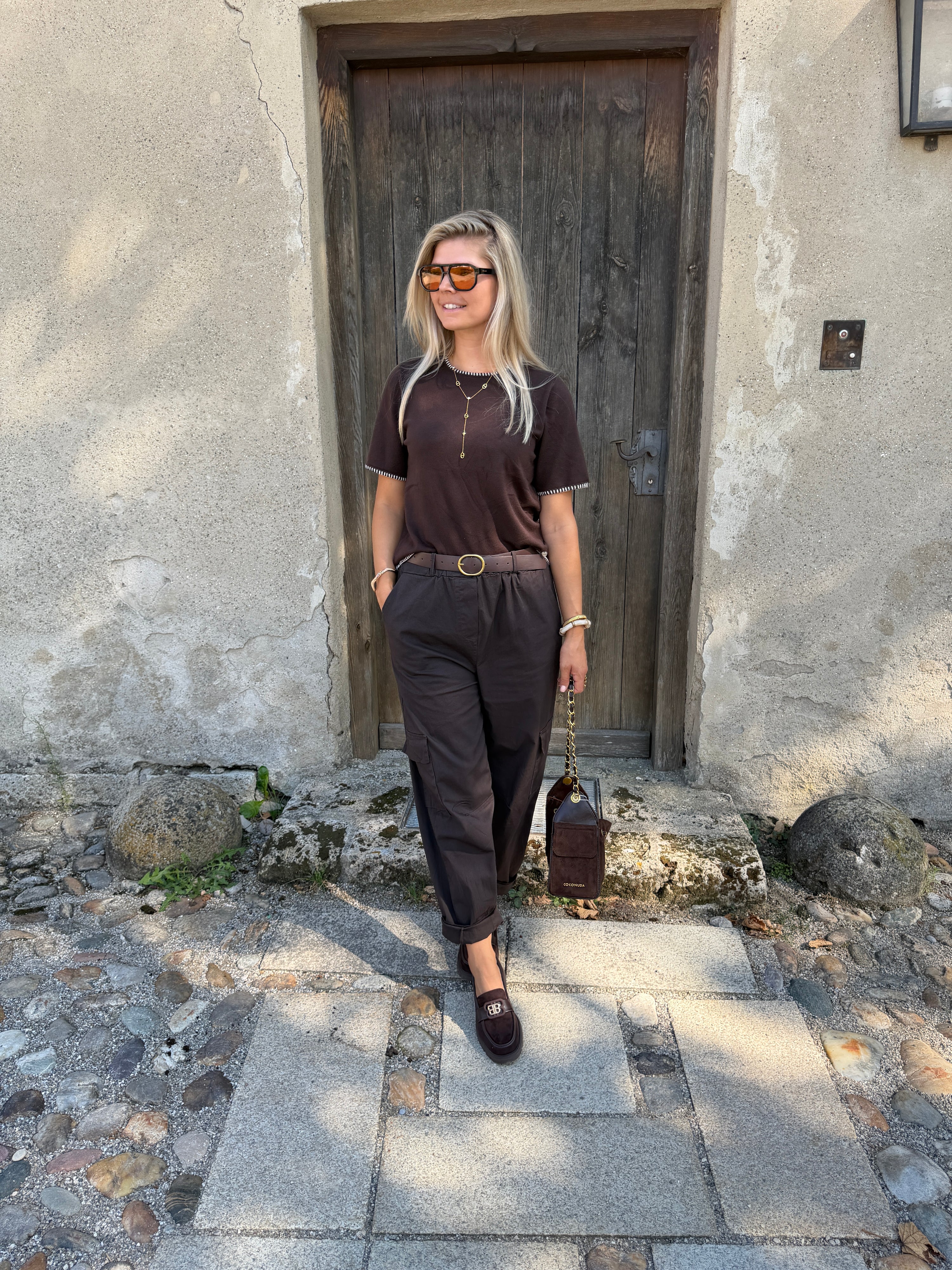 Pullover in Schokobraun mit Beigen Nähten