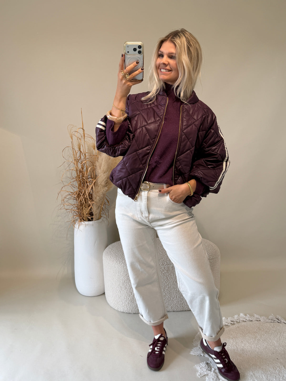 Jacke in Burgundy mit Beigen Streifen
