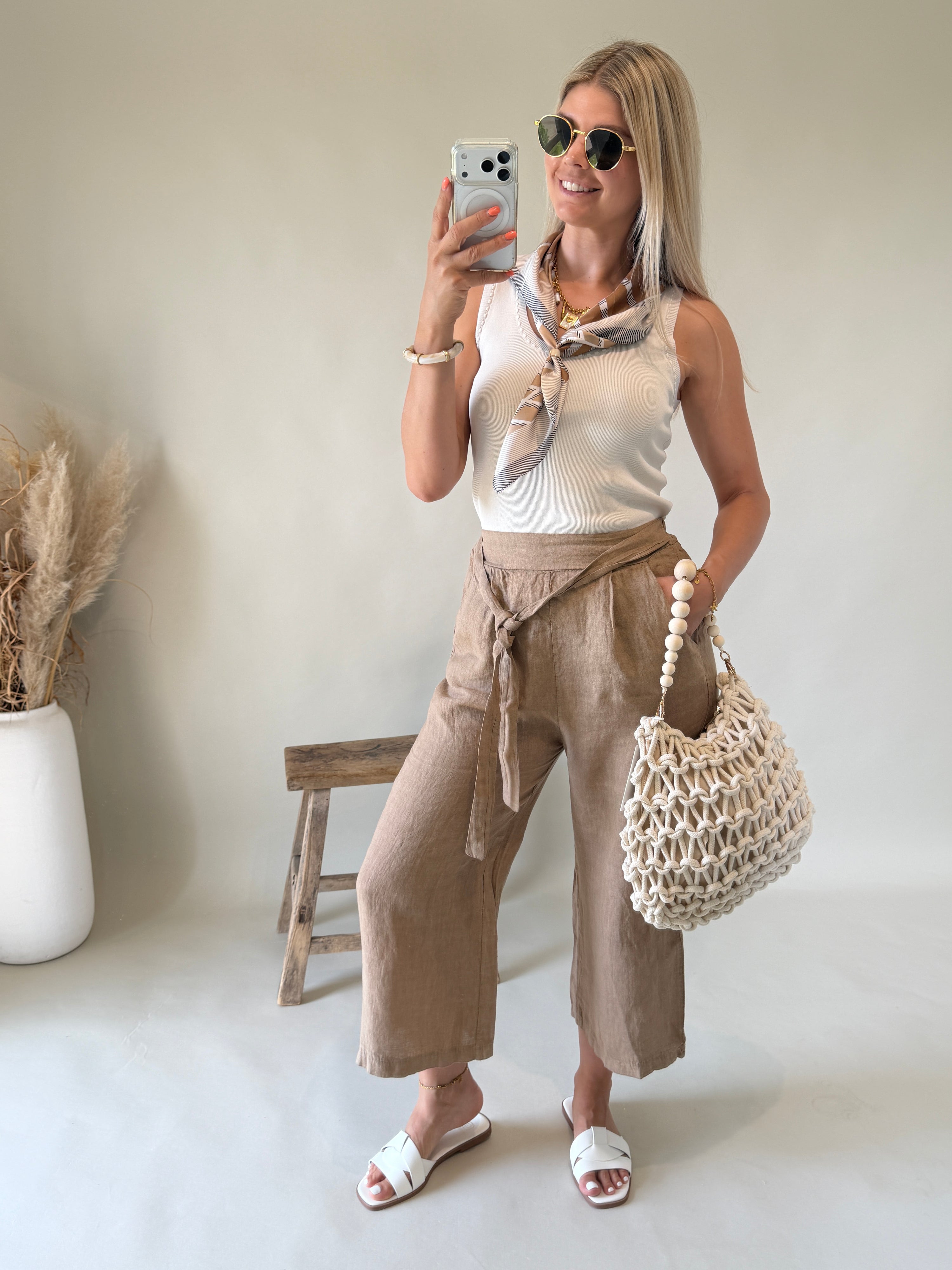 Top in Beige ( Leichter Strick ) mit Muster am Arm und Hals