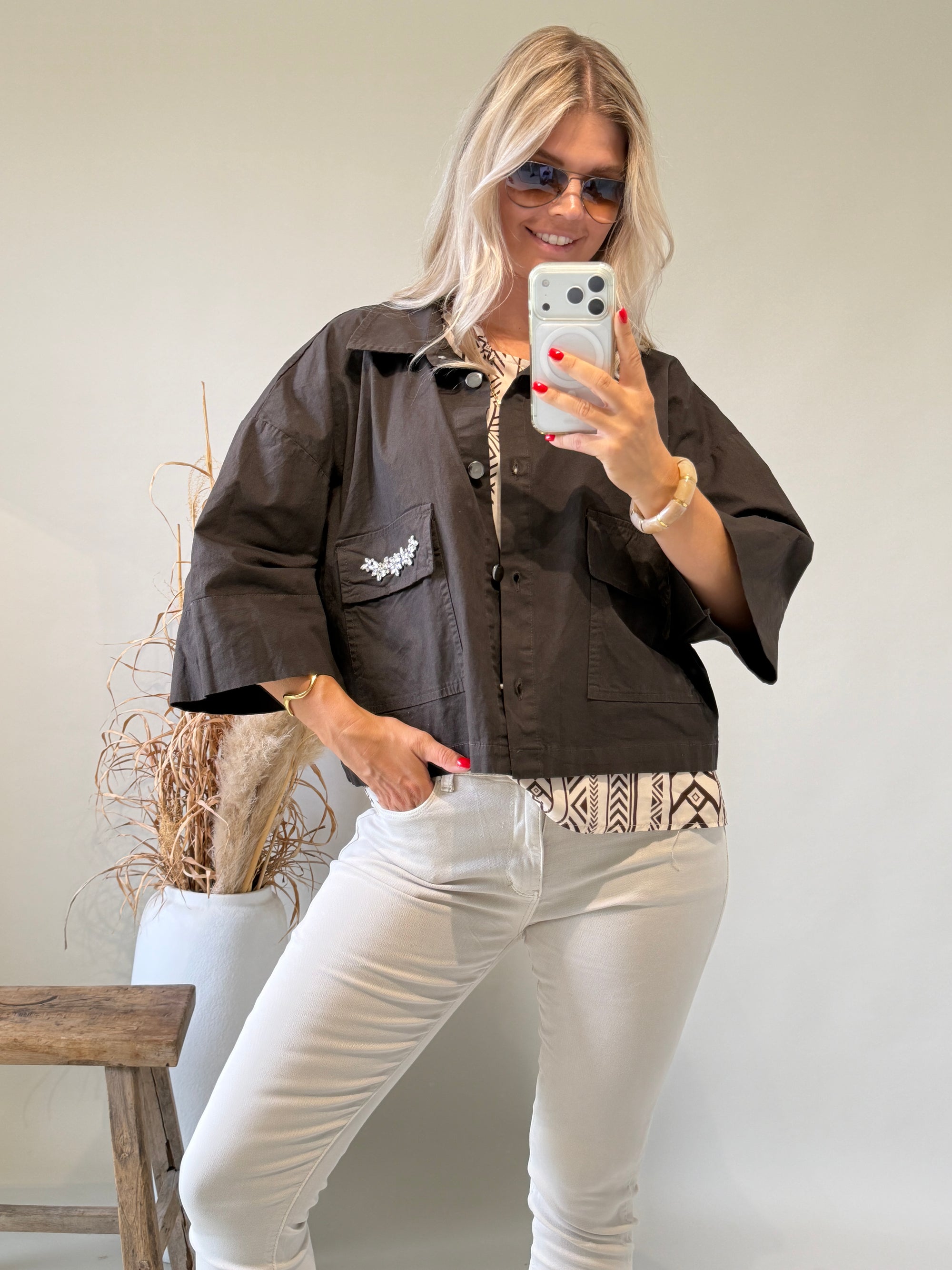 Jacke in Schokobraun mit großen Taschen vorne
