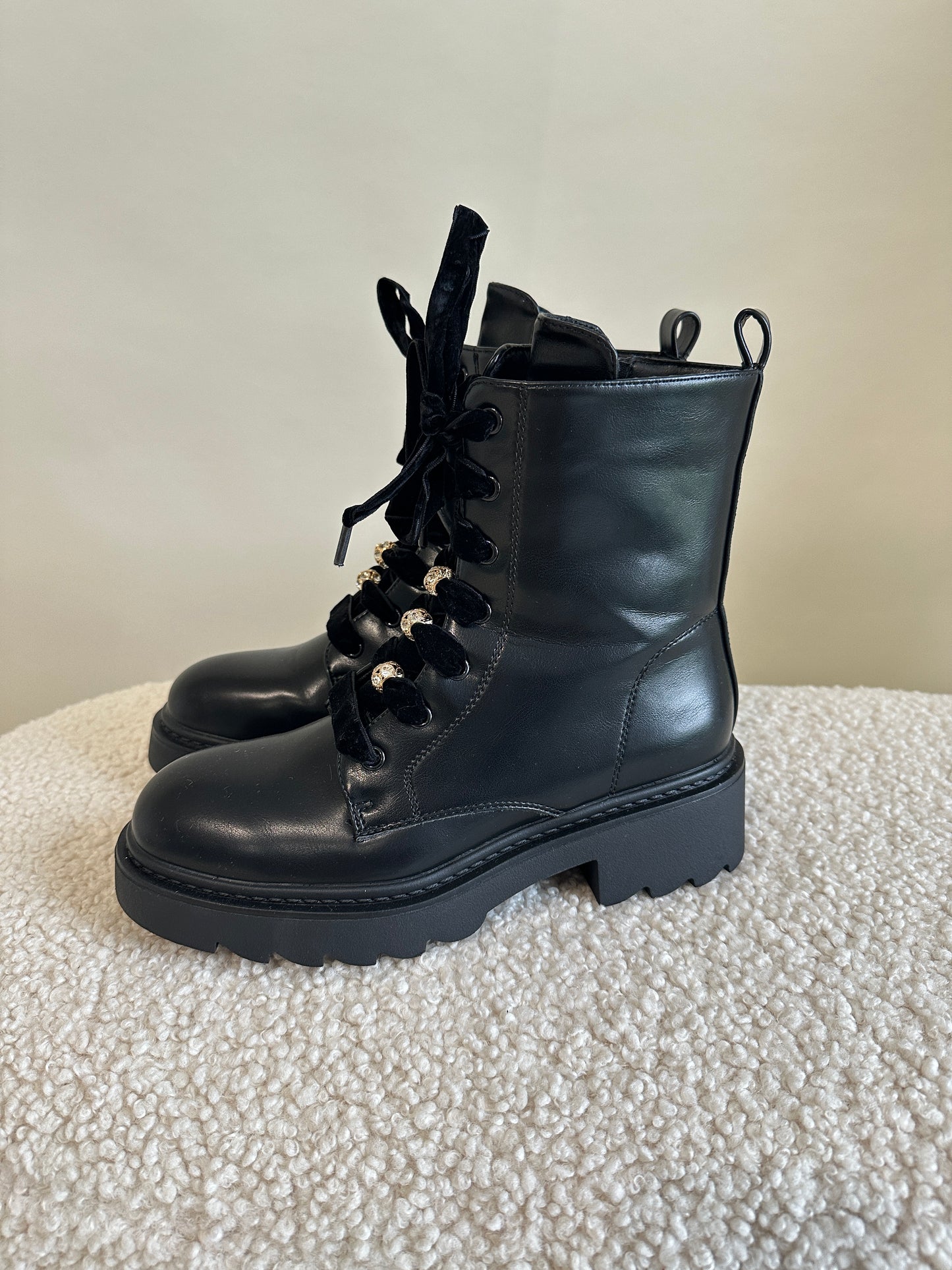 boots in schwarz mit glitzer