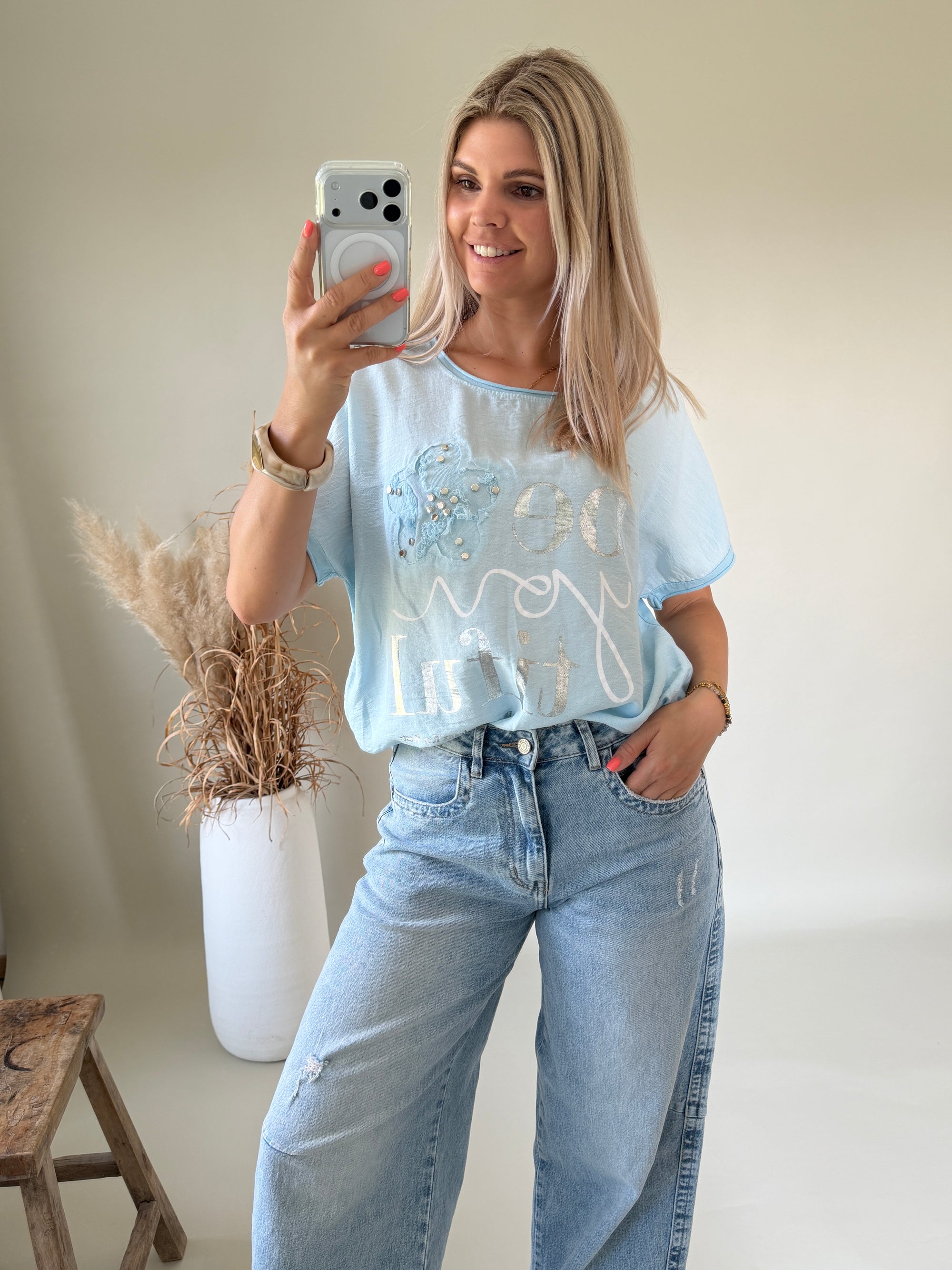 T - Shirt in Hellblau mit Glitzeraufdruck