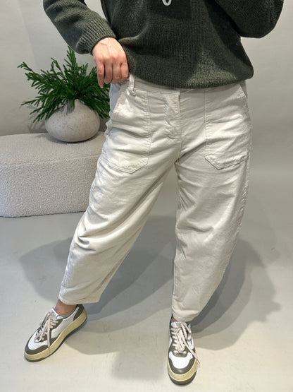 Hose in Sand Ballonhose ( Feincord ) und Gürtel