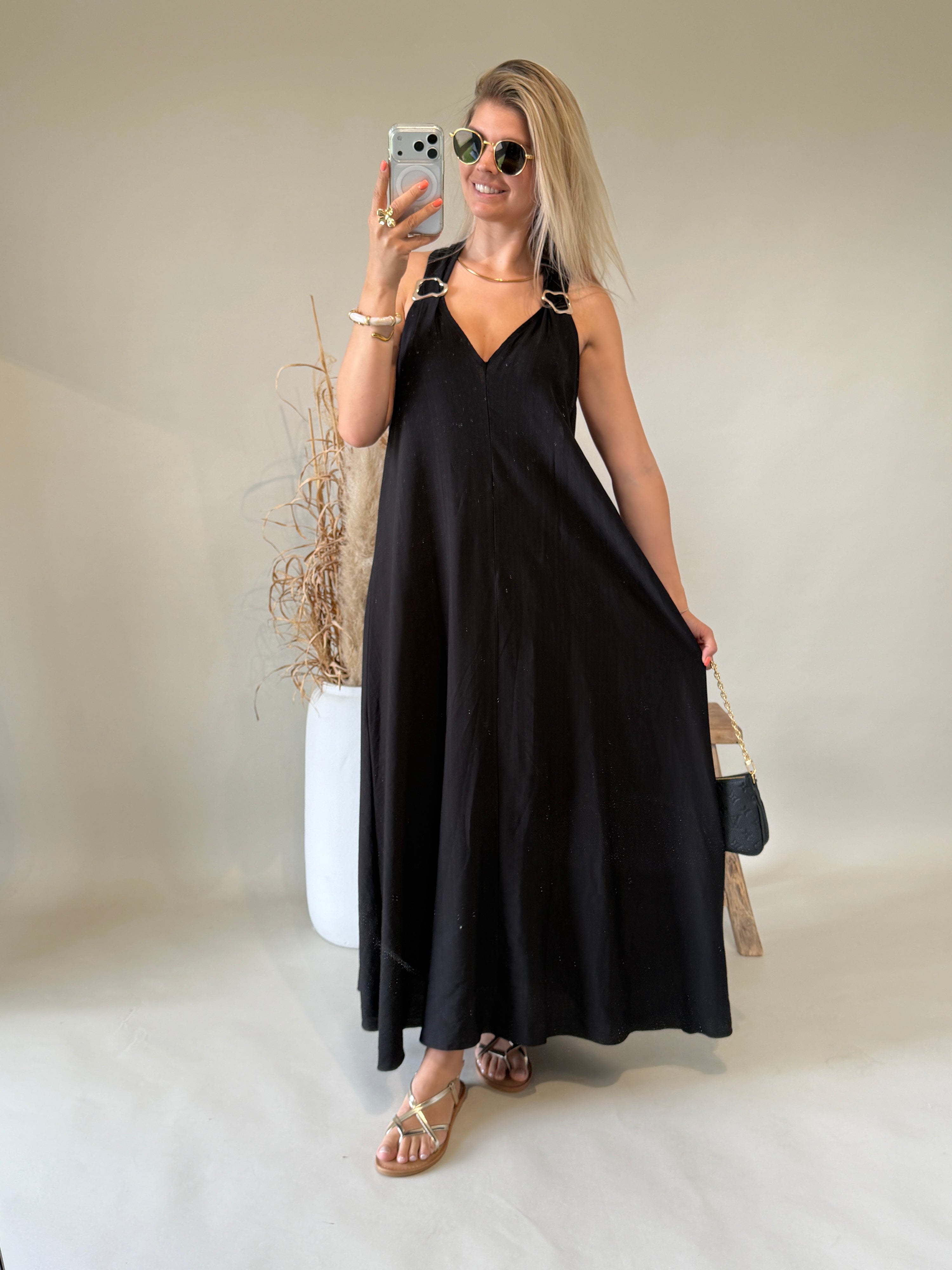 Kleid in Schwarz mit Spangen