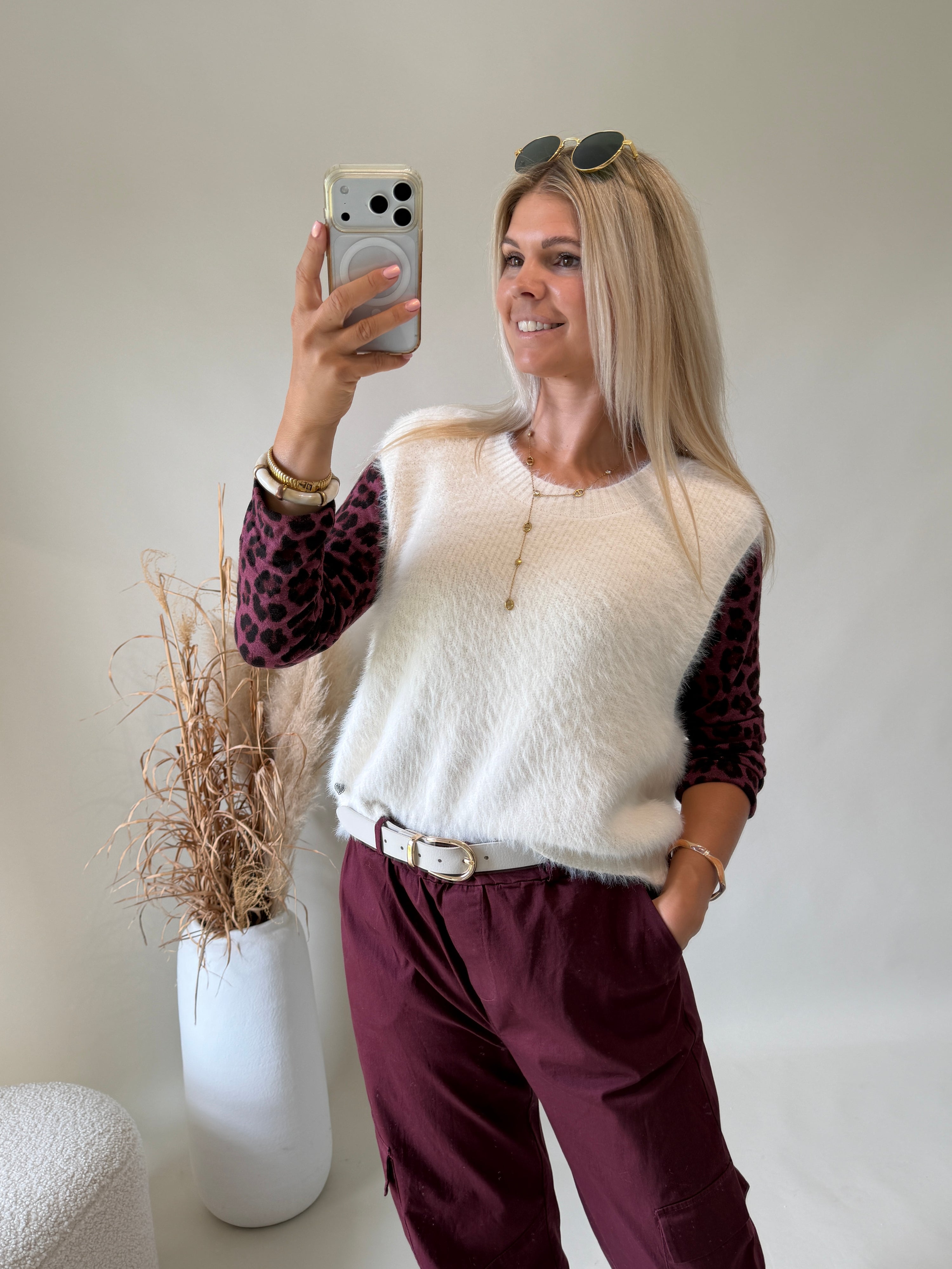 Shirt in Bordeaux mit Leomuster