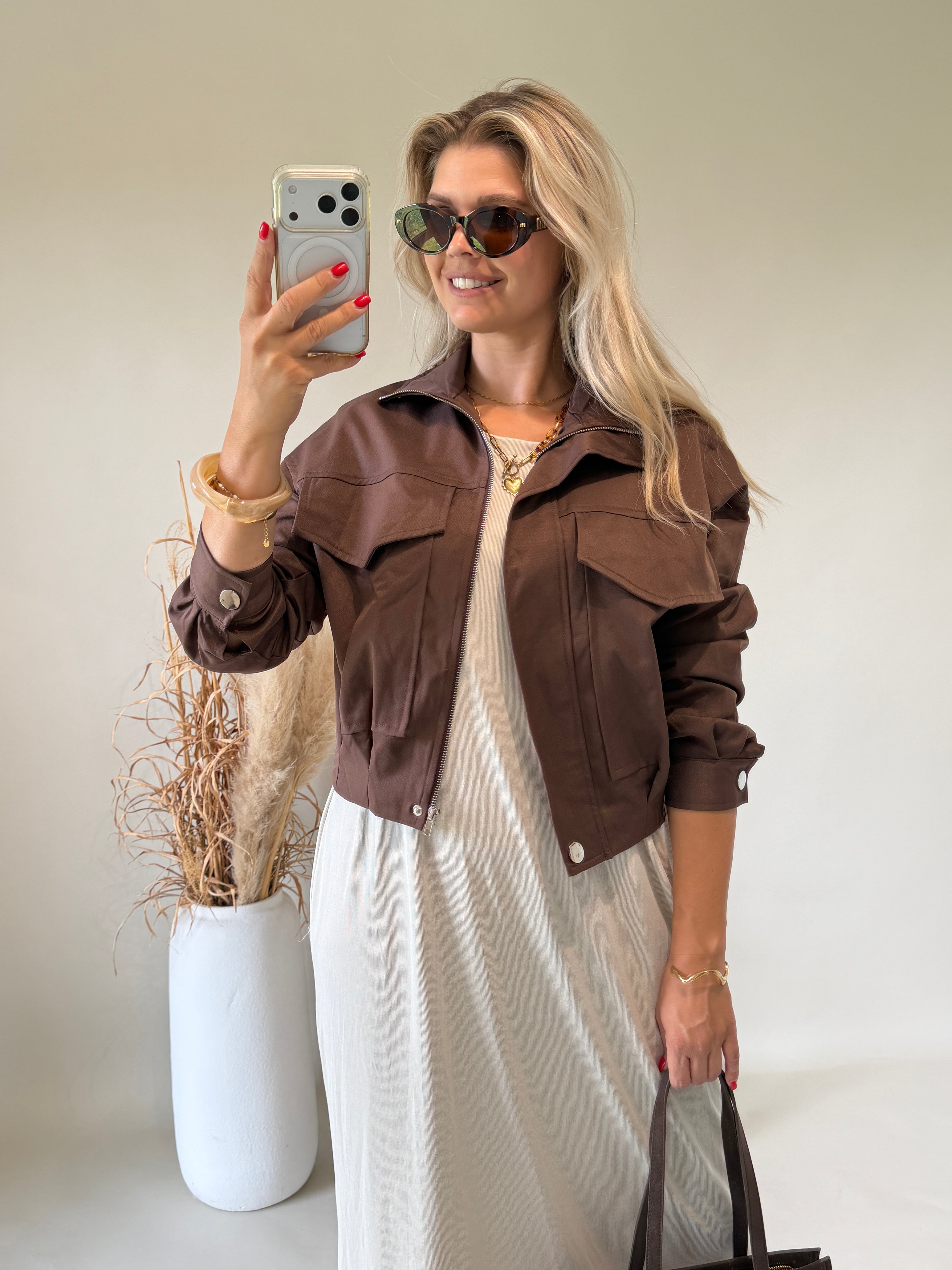 Jacke in Schokobraun mit großen Taschen vorne