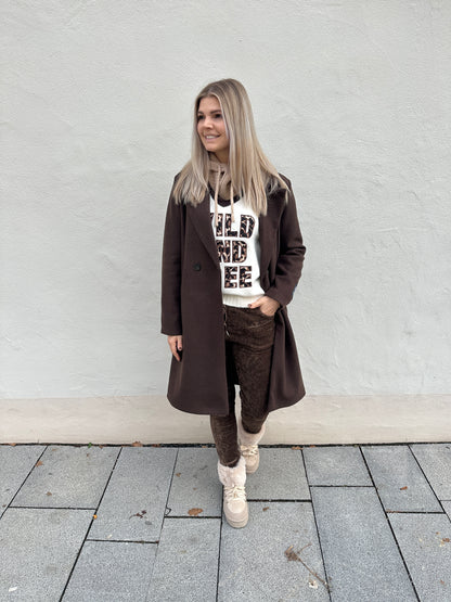 Pullover in Wollweiß mit V-Auschnitt und Aufschrift (Wild And Free)