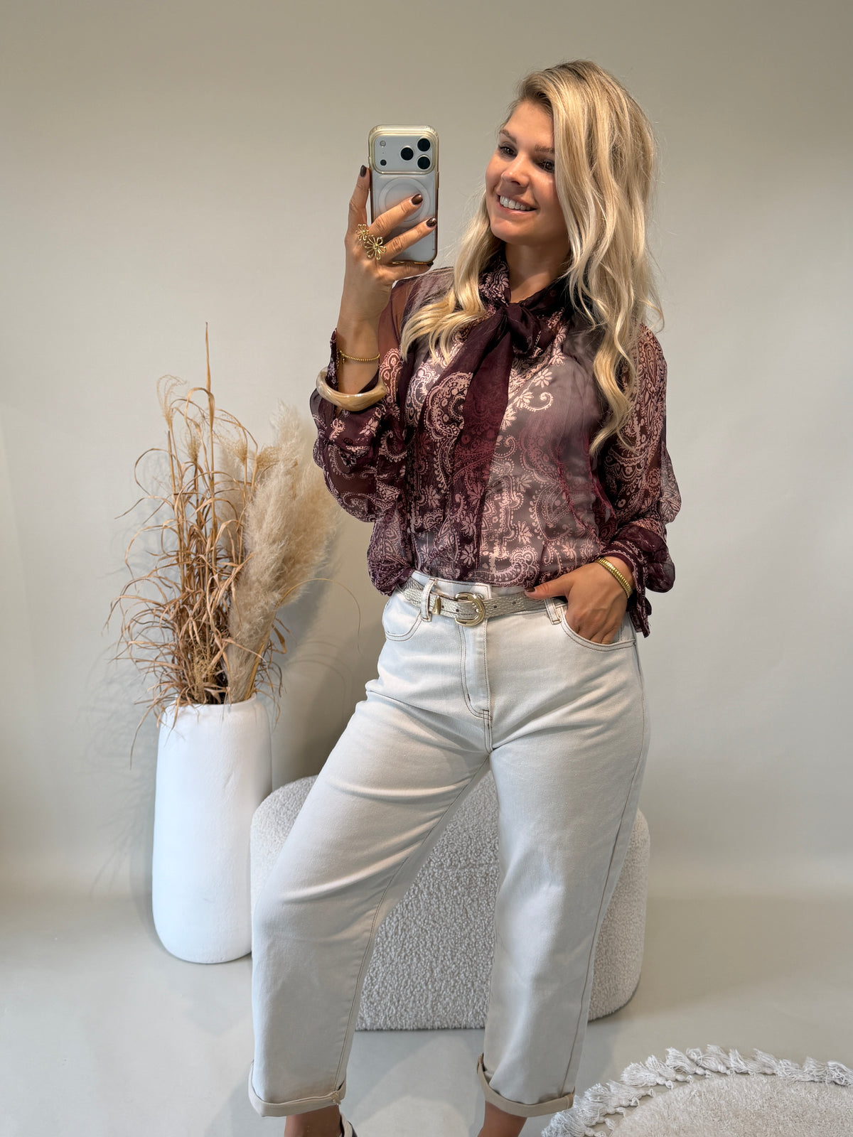 Bluse in Burgundy mit Muster in Beige